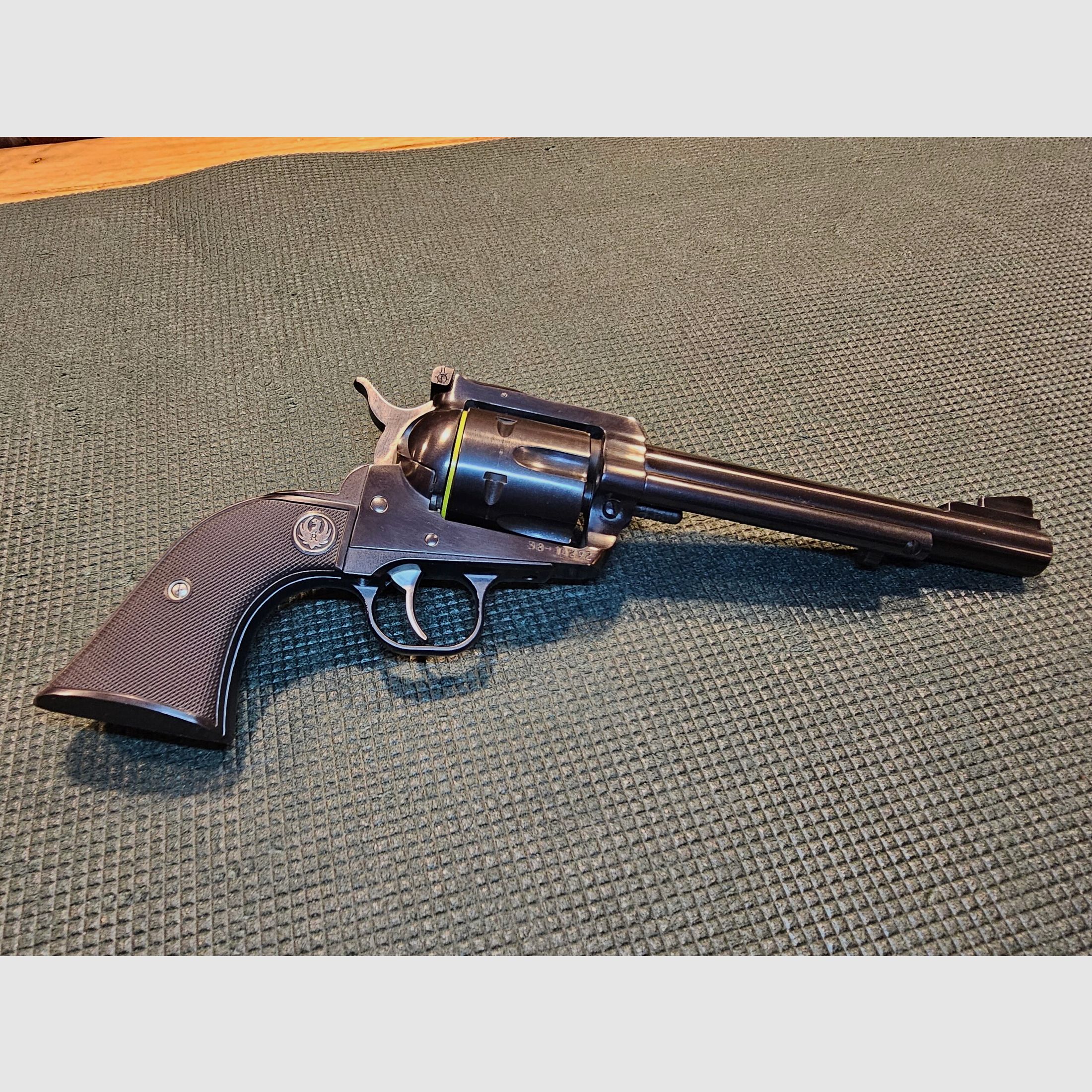 Ruger New Model Blackhawk .357 Mag / .38 SPL, Bild 2 von 2