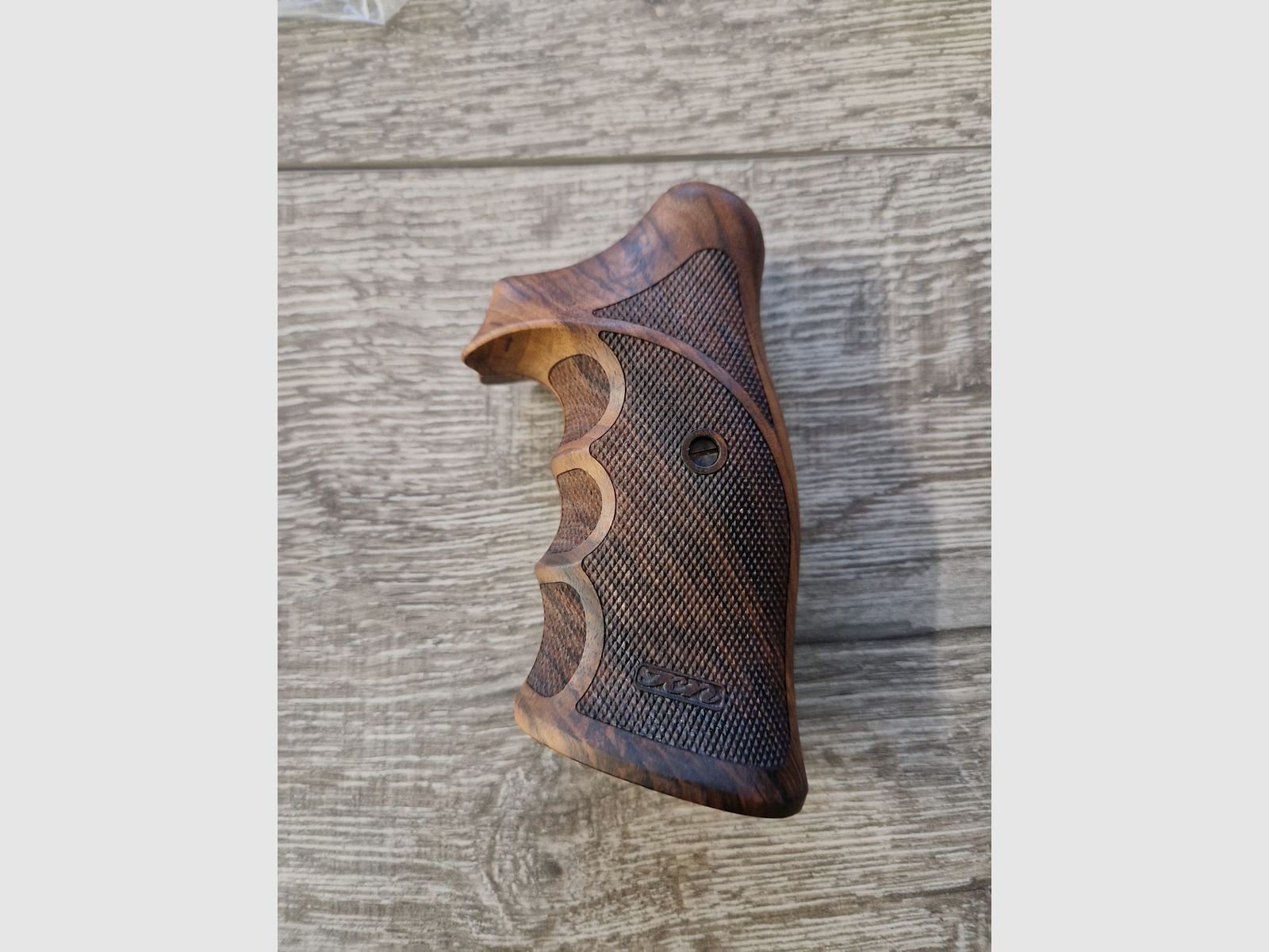 Griffschalen S&W K / L Holz, Bild 1 von 2