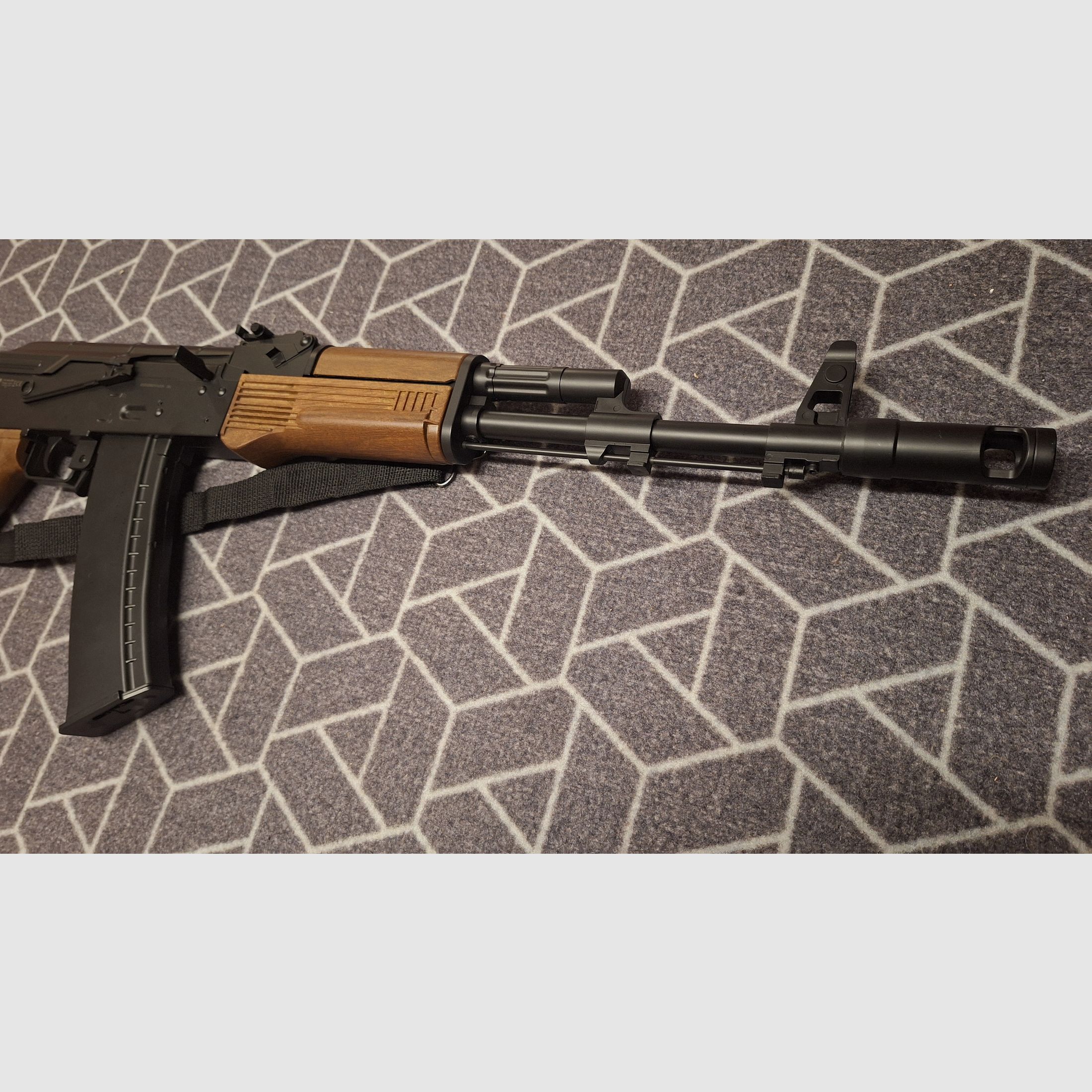 AK47 AK74 Kalashnikov Softair AEG mit Klappschaft-Neuwertig