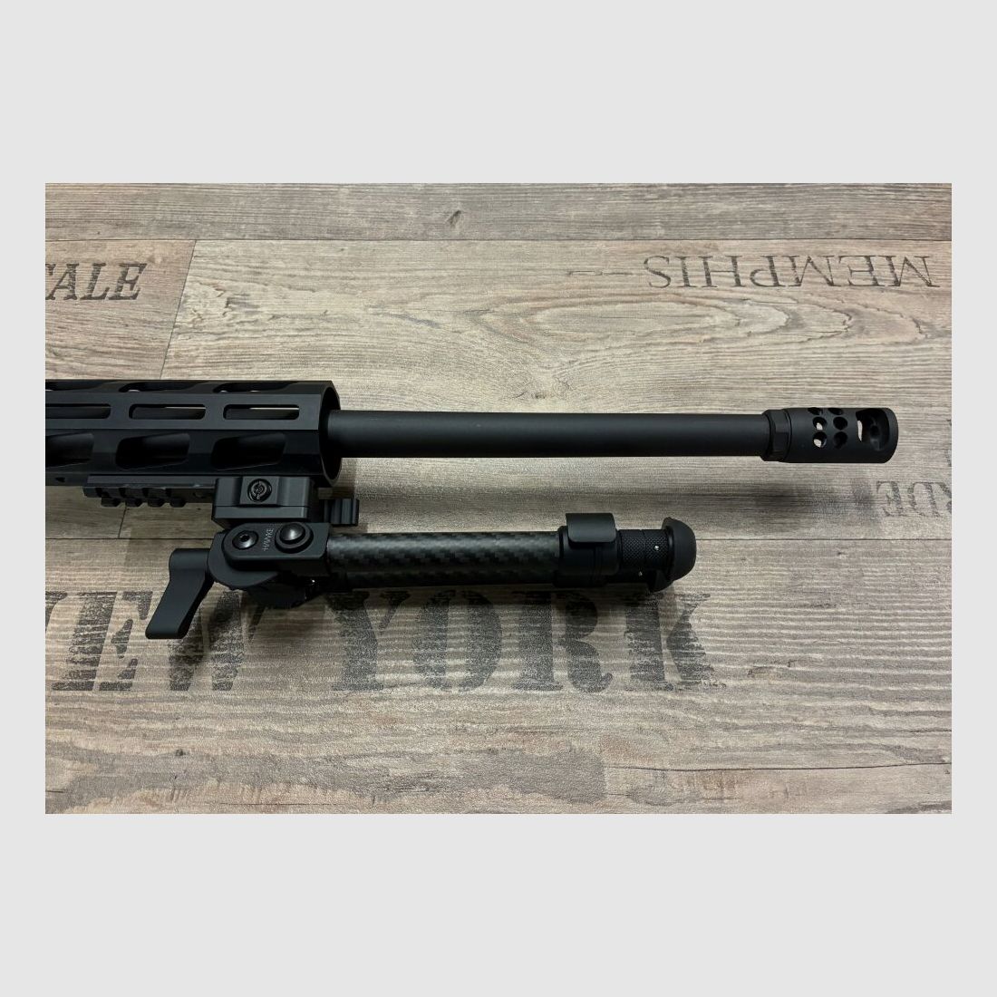 Ruger Precision Rifle w tym lunetę i dwójnóg