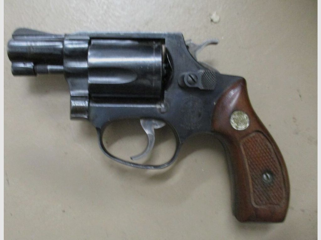 Revolver Smith & Wesson Model 36 Chief Special from 1998 36