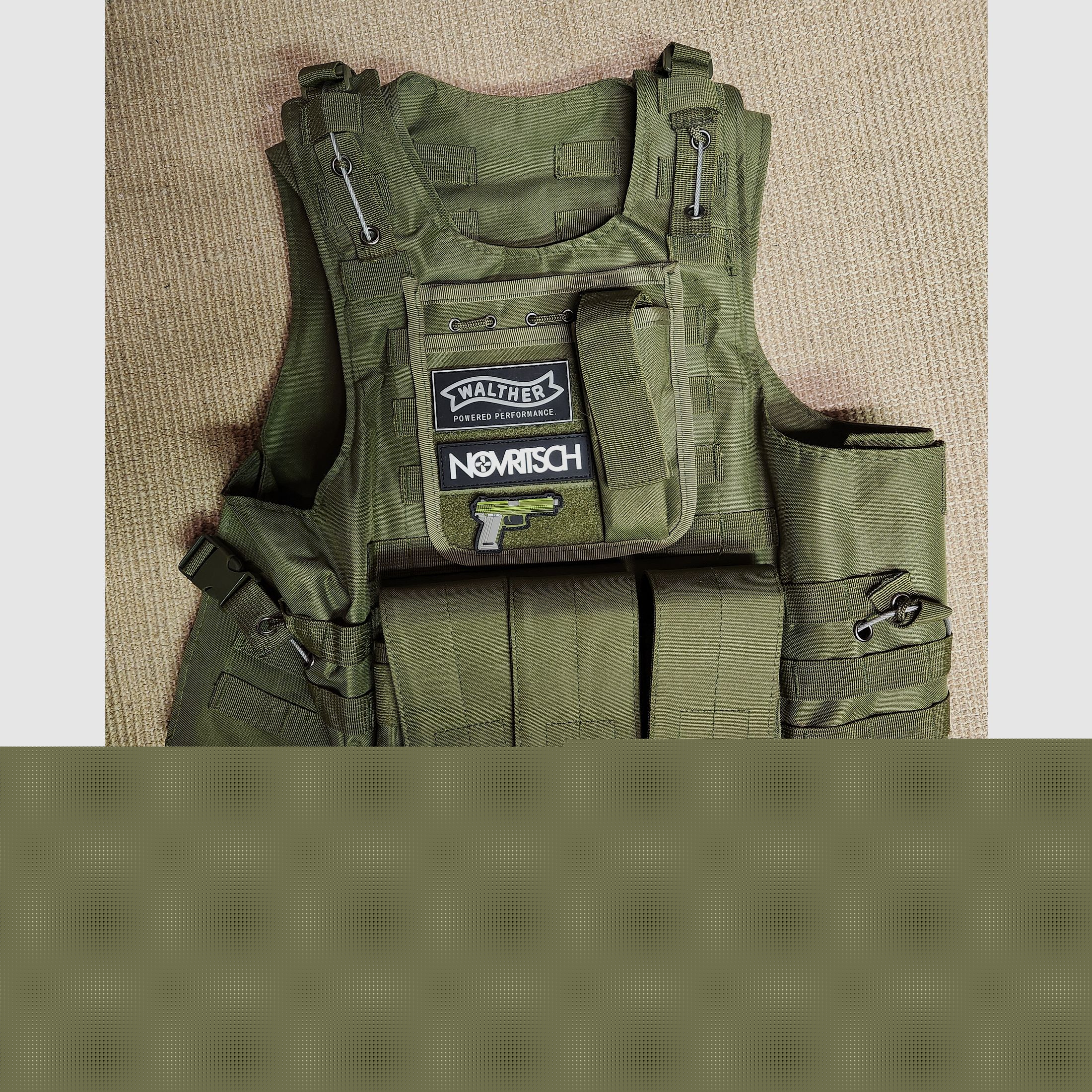 Airsoft SSR4, SSG69, Beretta M92 mit Zubehör und Plattenträger Set