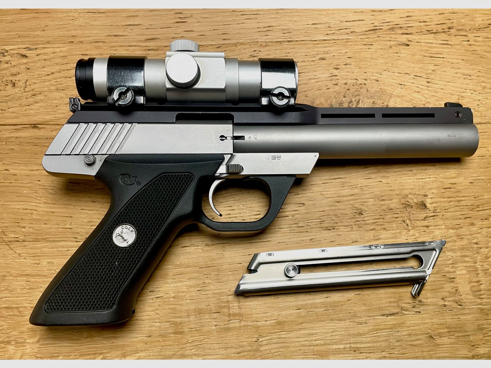 Pistole Colt Target Modell .22lr Bull Barrel mit Red Dot Ultra Dot Dist