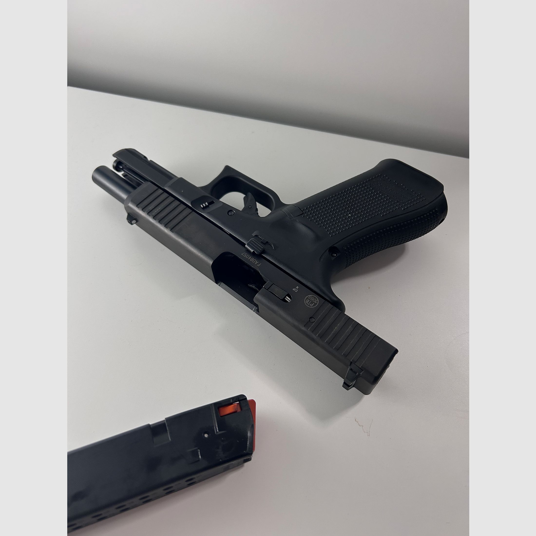 Blank firing gun Glock 17 Gen5 SV (steel closure)