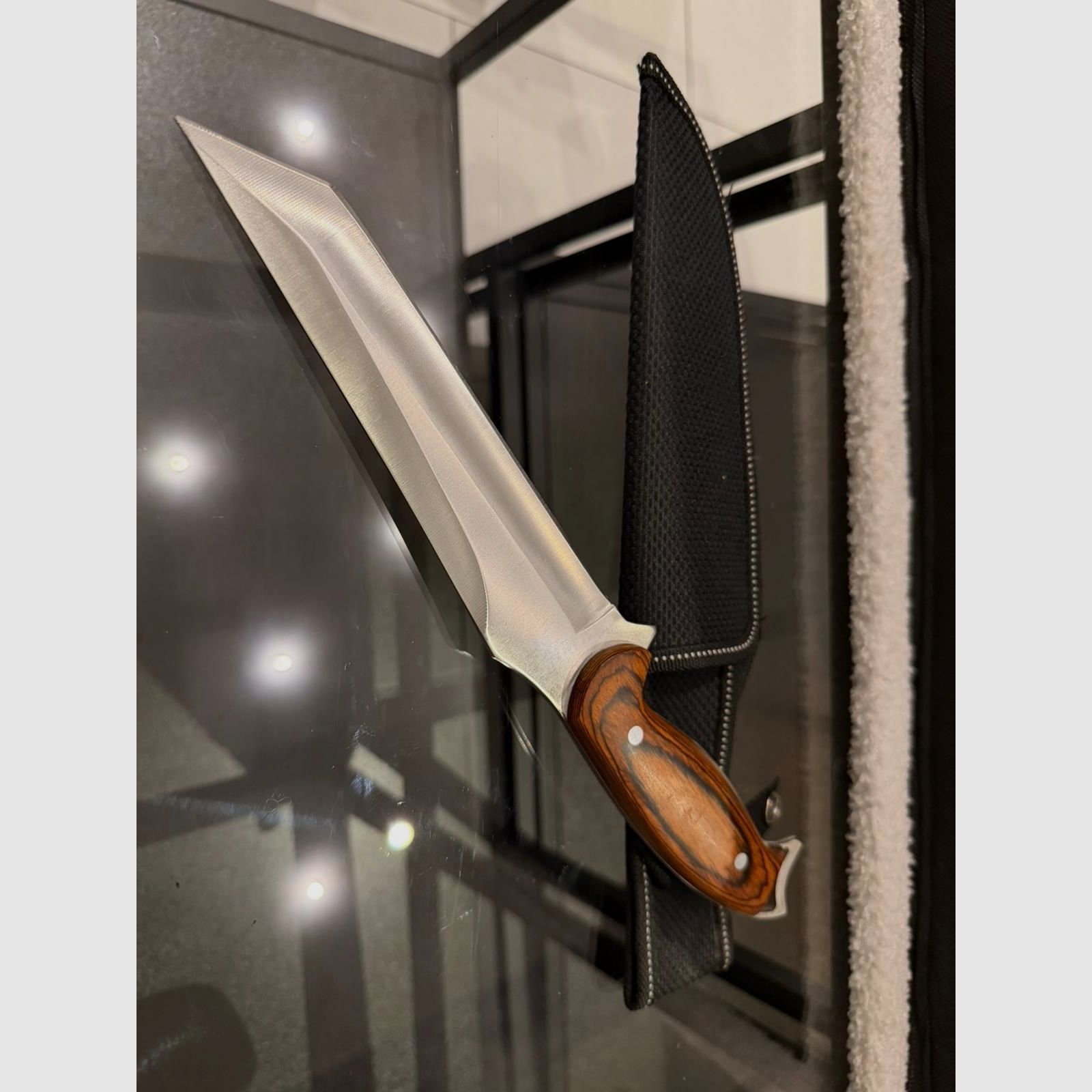 Couteau de plein air/collectionneur avec lame tanto et poignée en bois Pakkaholz – y compris étui