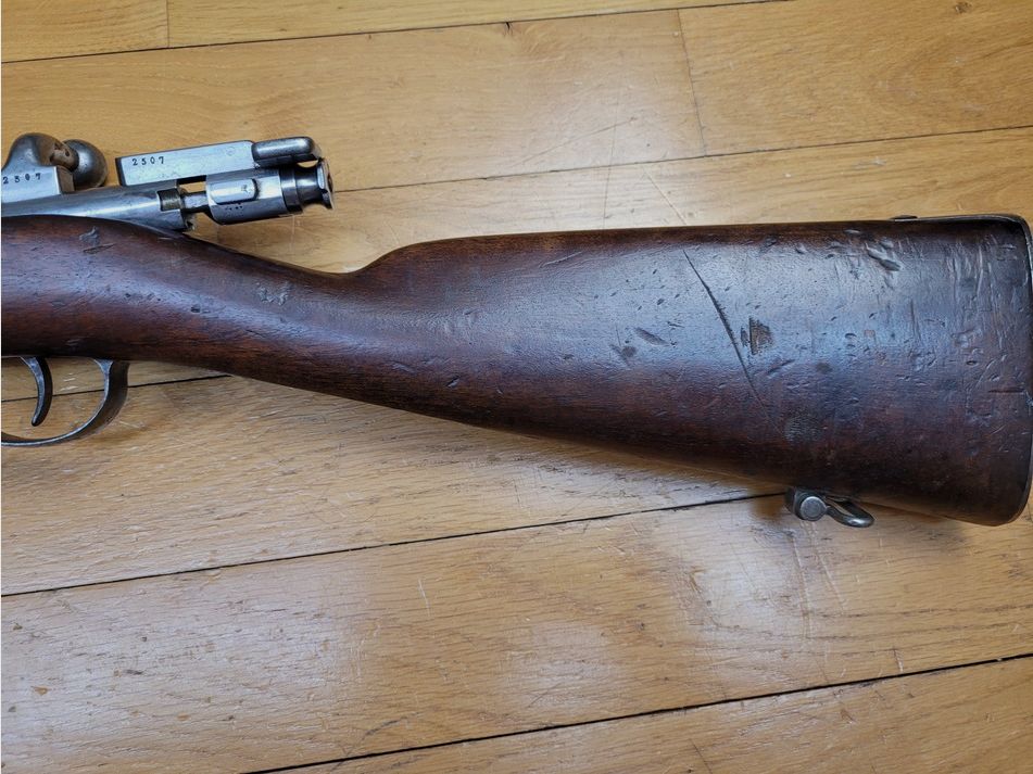 Zeldzame Mauser-Daudeteau 1871/94 repetitiegeweer – Origineel kaliber 6,5x54R – Reguliere wapen van het Uruguayaans leger – 5.000 exemplaren – Hout en markeringen onberispelijk – Alles met serienummer behalve één schroef – Nieuwe loop en zeldzame originele reinigingsstaaf – TBE++, afbeelding 20 van 26
