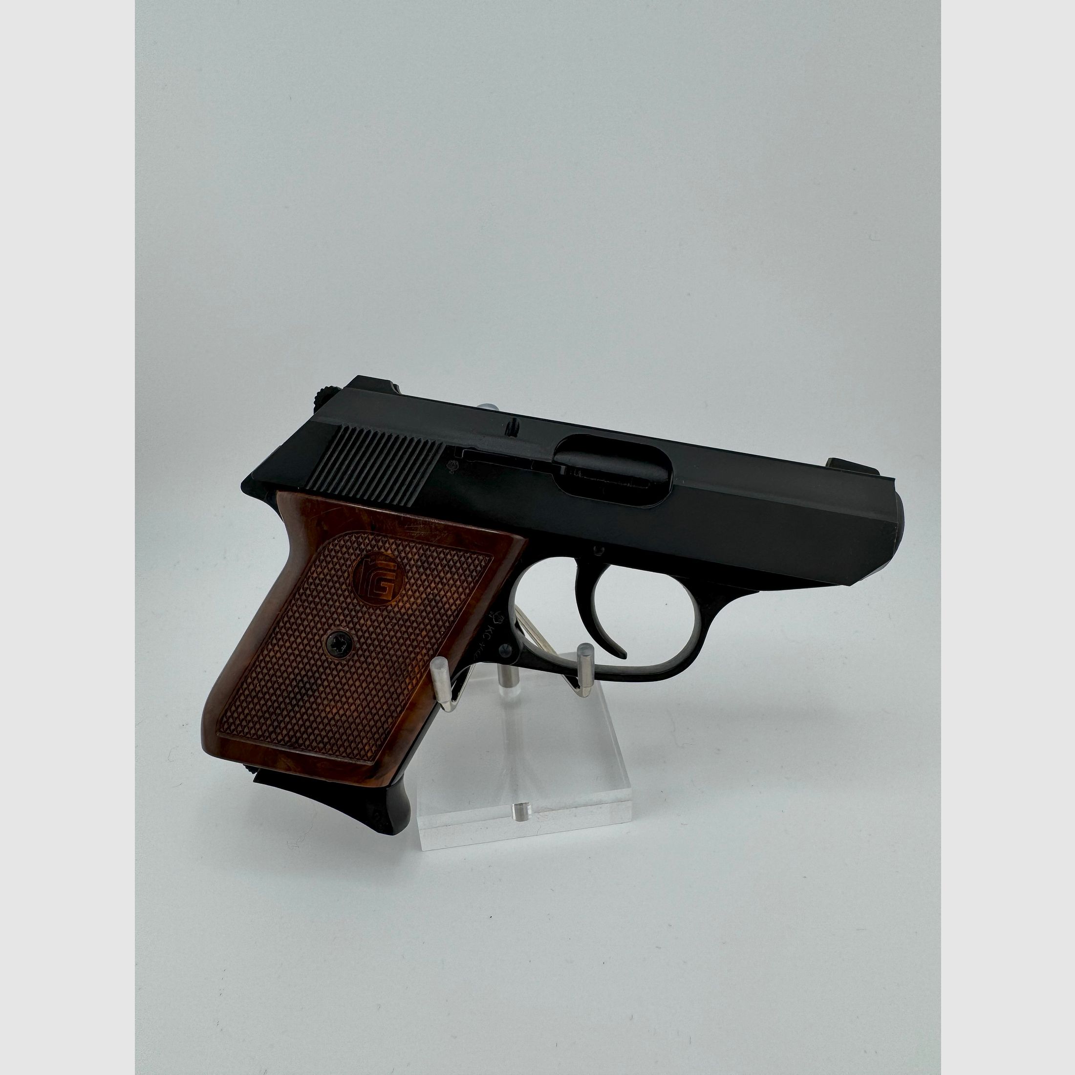 Röhm RG 9 Schreckschusspistole - PTB 413 - Beschussjahr KC (1992)