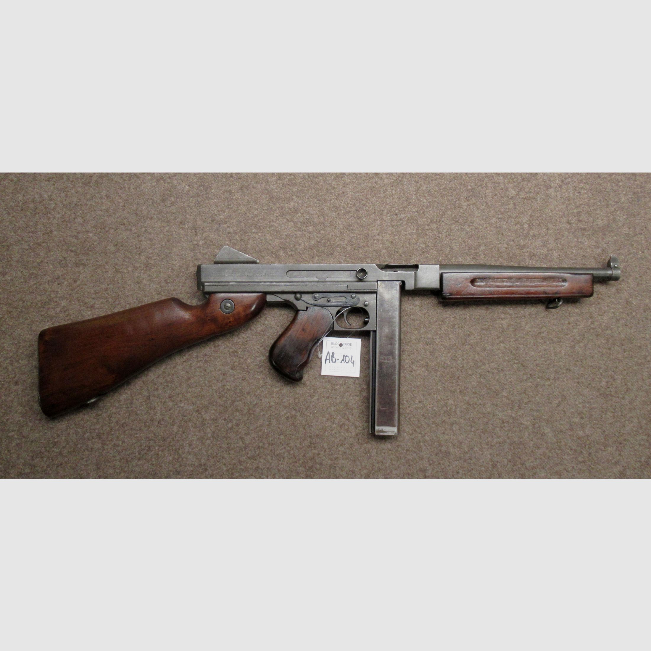 AB-104 fusil semi-automatique THOMPSON mod. M1A1 cal. .45acp, image 1 sur 6