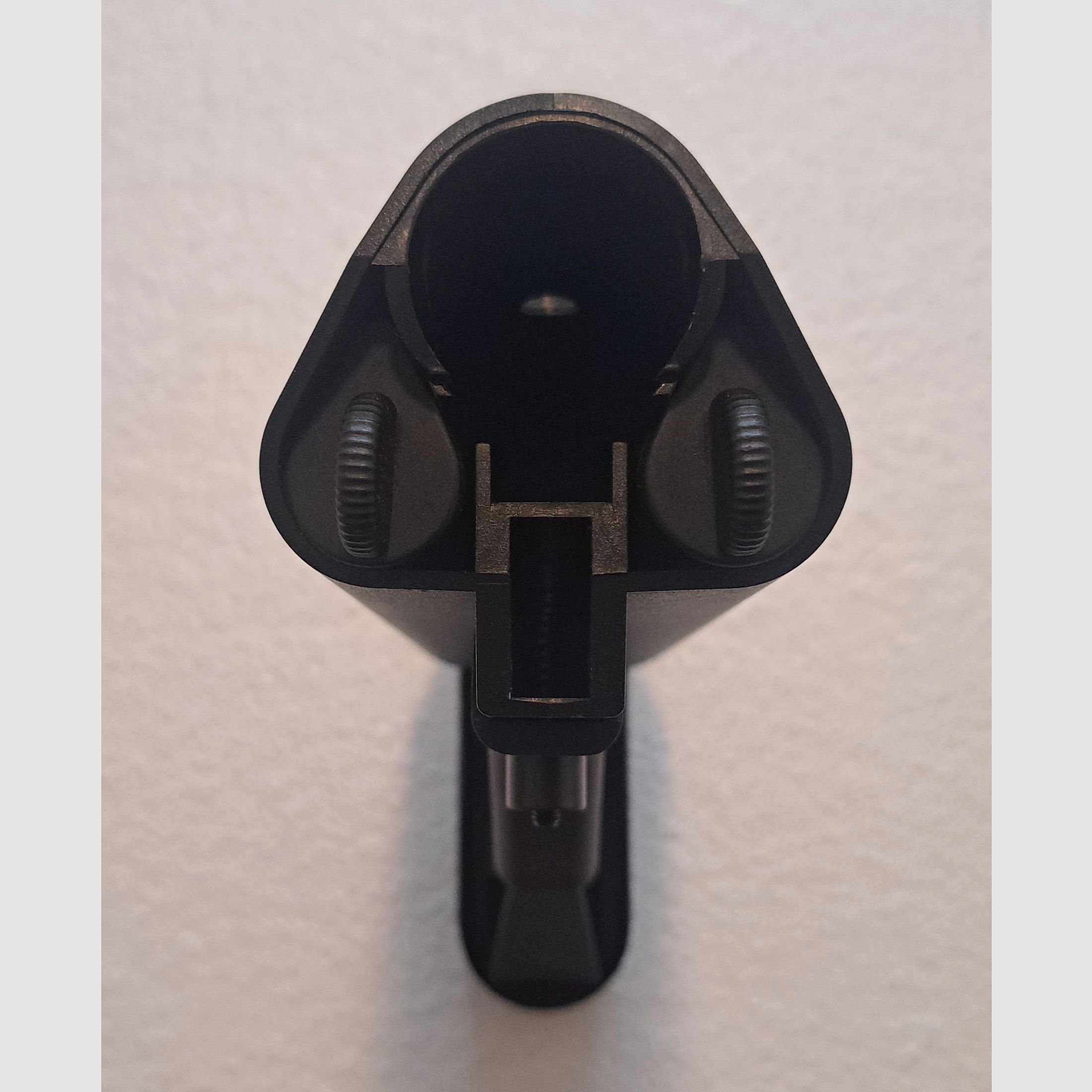 AR-15 / Carabina M4 con culata retráctil y compartimento de almacenamiento negra