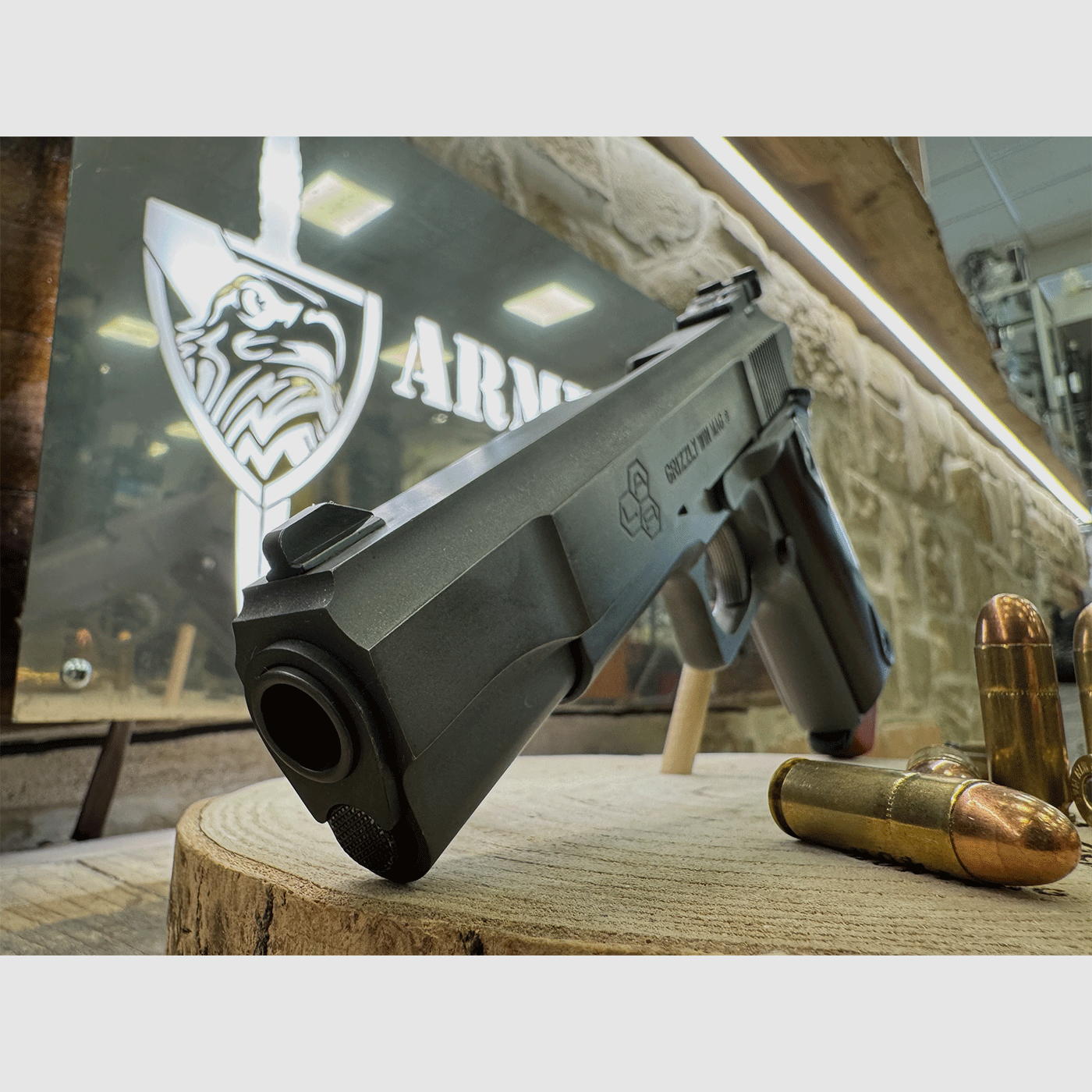 UTILISÉ – PISTOLE – LAR GRIZZLY MARK I cal. 45 Win. Mag., image 2 sur 7