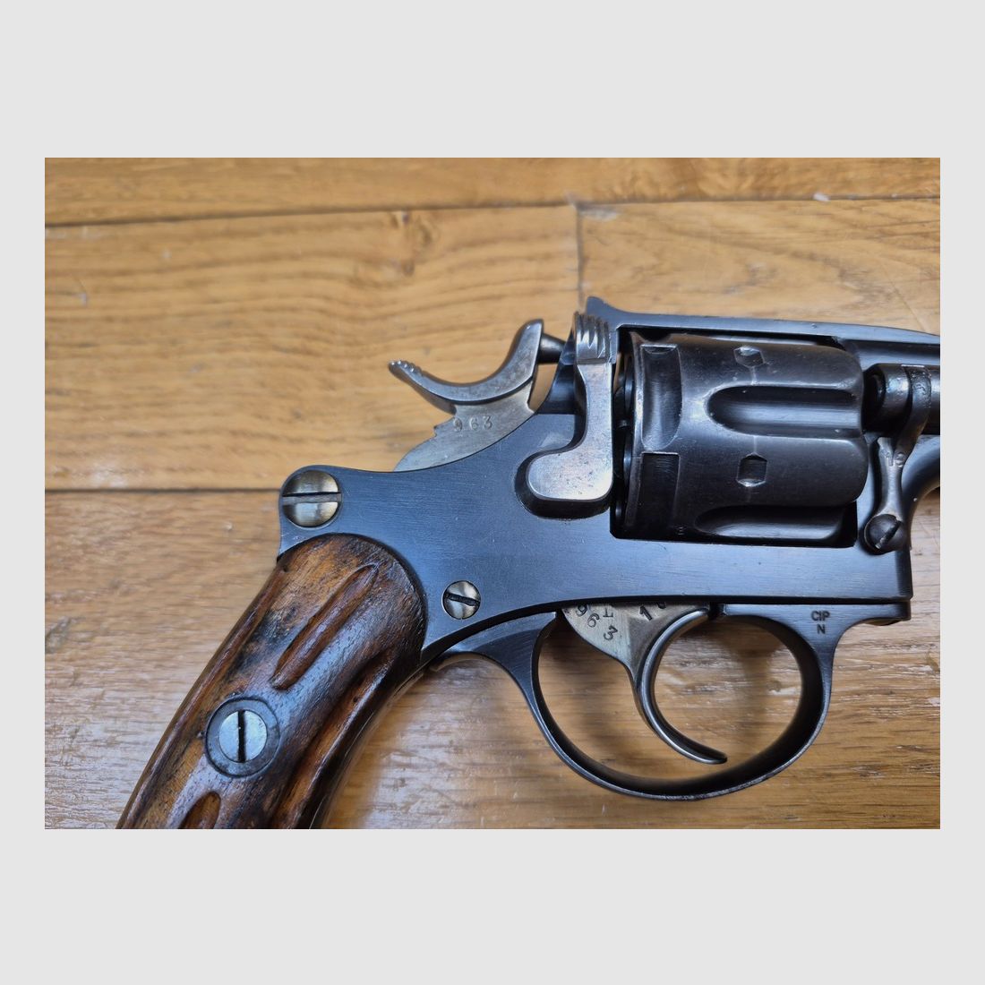 Sehr schöner Schweizer Revolver Modell 1882 (und nicht 1882-29!) – Kal. .7.5 Schweizer – Militärwaffe aus dem Arsenal von Bern – » W+F Bern » – Waffe 2. Art von 1916 – Nur 17.255 Waffen – Sehr guter Zustand und Kategorie D! – TBE, Bild 21 von 25