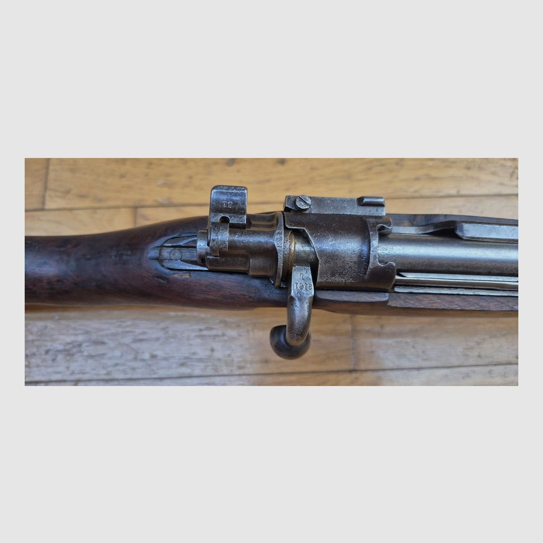 Piękna karabina Kar 98 « AZ » – Broń kawalerii i oddziałów szturmowych w 14-18 – Oryginalny kaliber 7,92×57 IS – Produkcja Erfurt 1917 – Bardzo ładne drewno – Dobre metalowe elementy – Piękny luf – BE+/TBE, zdjęcie 22 z 38