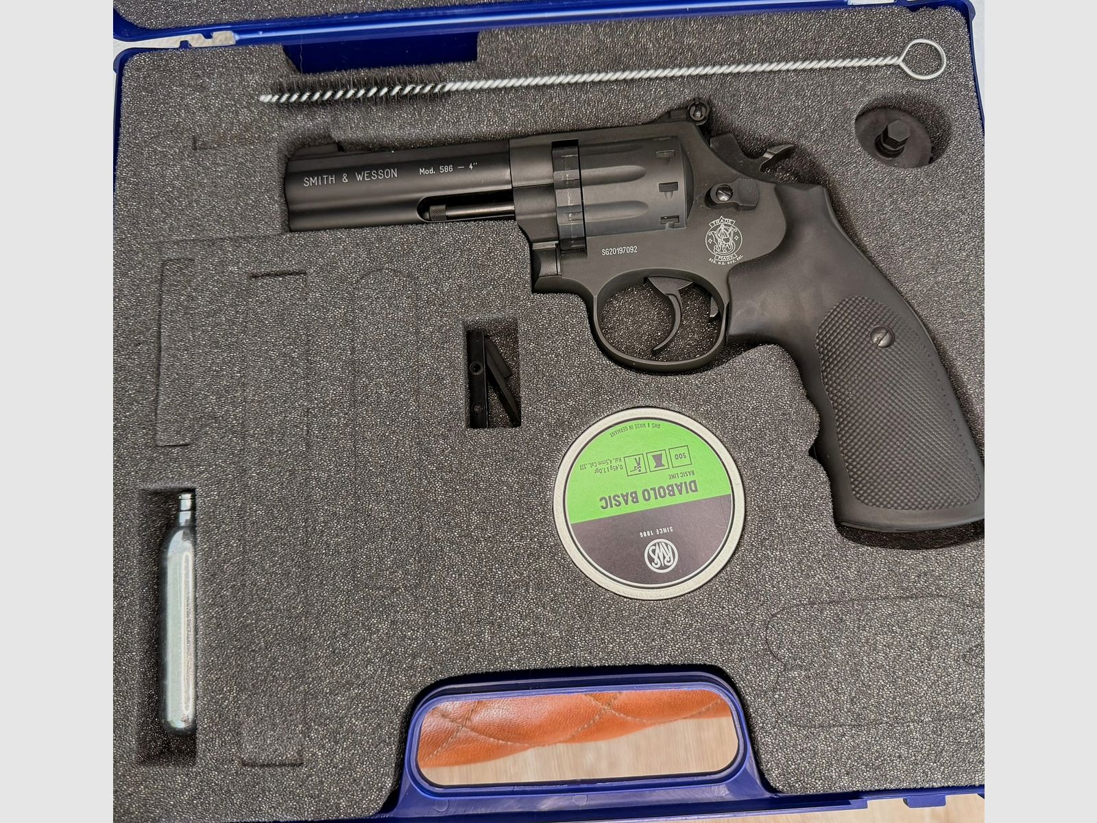 Co2 Revolver Smith & Wesson - 4 inch geblauwde 4,5 mm Diabolo