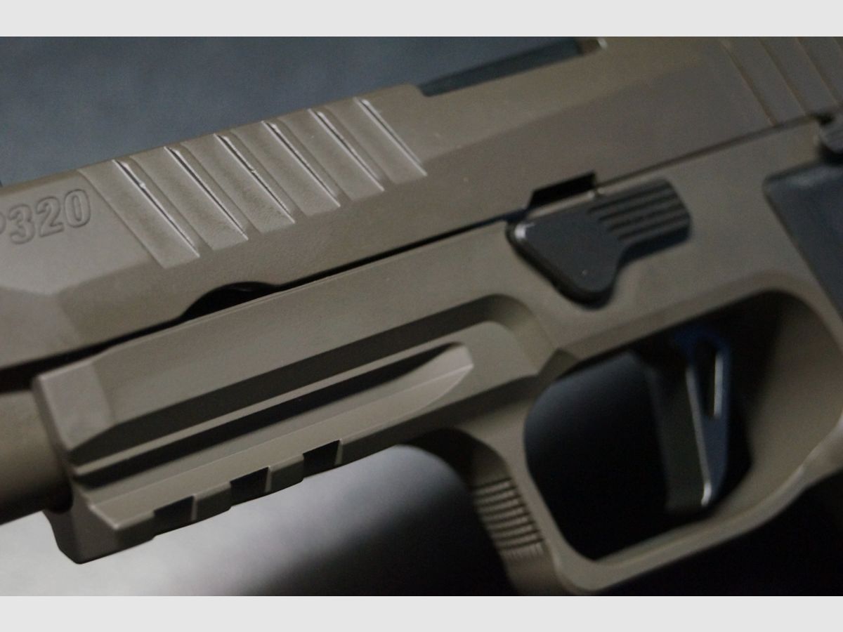 SIG Sauer P320 AXG Legion, zdjęcie 4 z 5