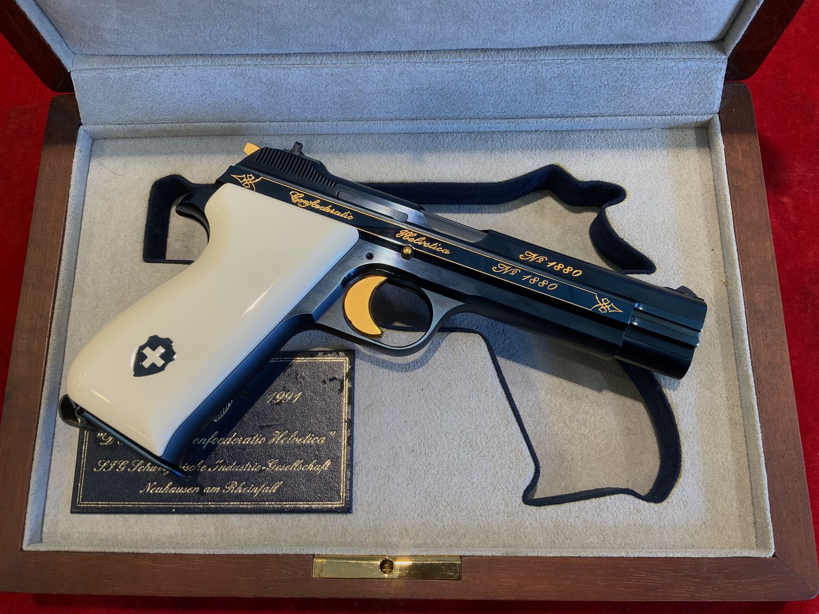 SIG P210 Herdenkingsmodel, afbeelding 3 van 4