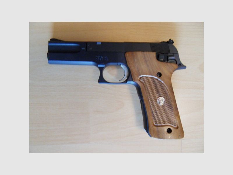 Smith & Wesson 422