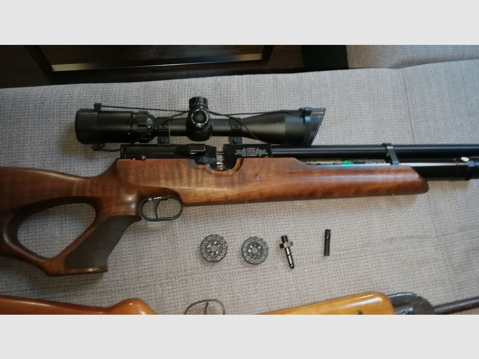 Incienso HW 100 T FSB con bomba de aire comprimido M 220 con mira telescópica, silenciador y accesorios (ver fotos) + 2 rifles de aire más antiguos como regalo