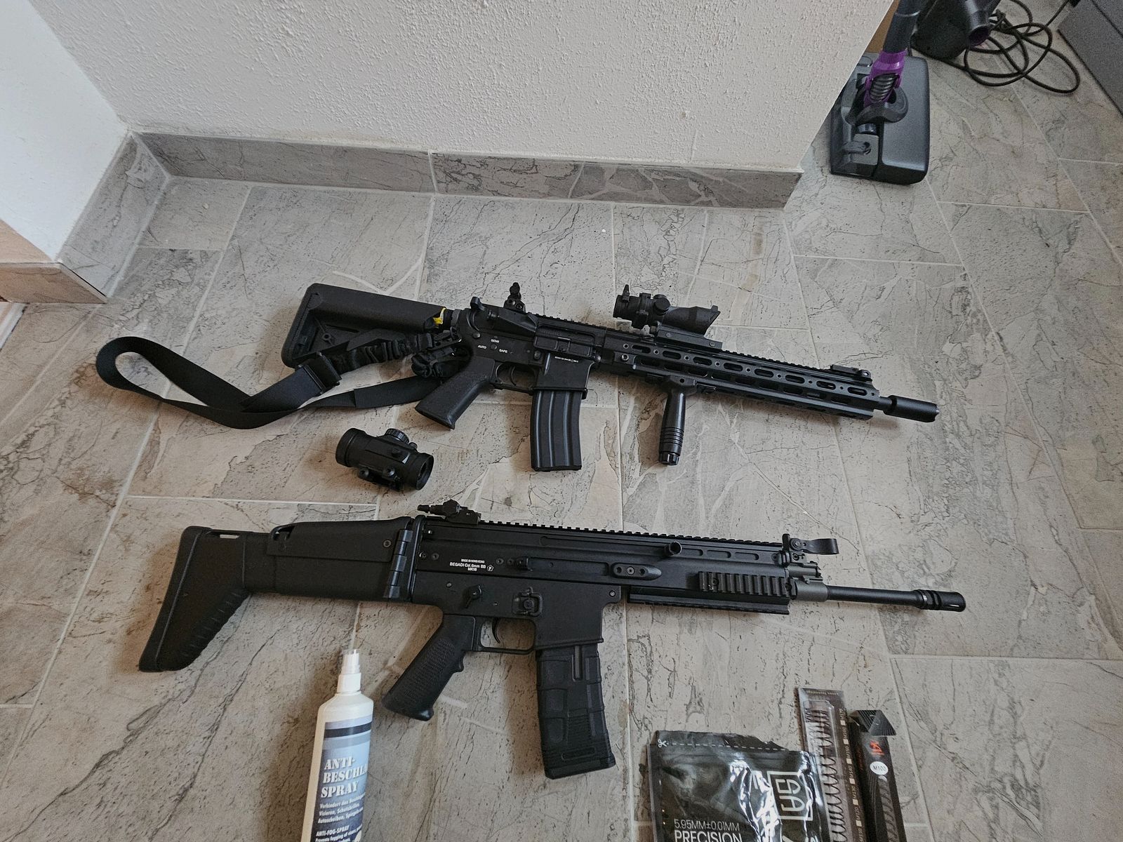 Großes Begadi S-AEG Starter-Set: MK16 (SCAR-L) & M4 M-LOK inkl. 10 Magazinen, Akkus & kompletter Flecktarn-Ausrüstung, Bild 3 von 15