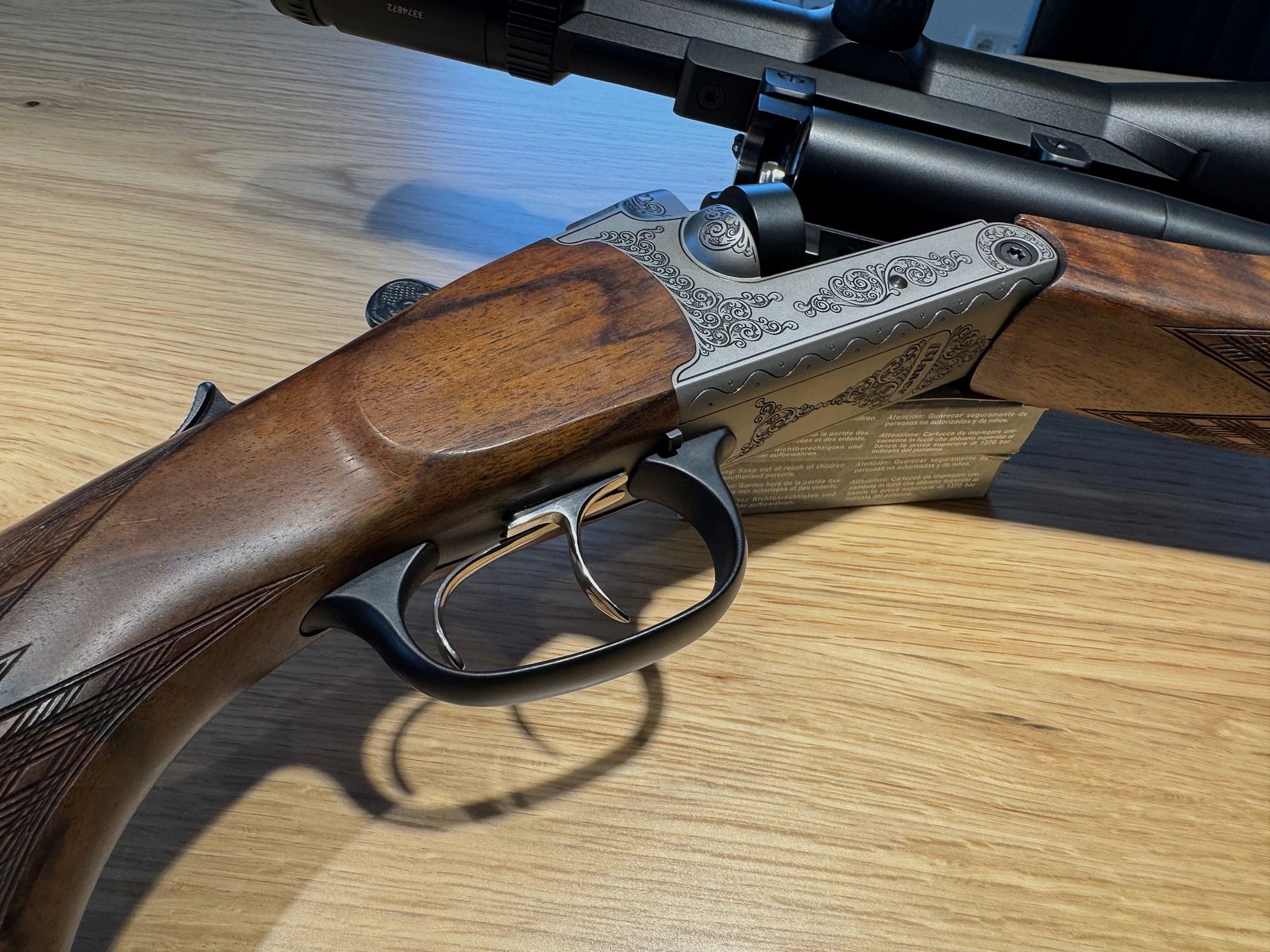 Blaser D99 dubbelbuksdrilling 9,3x74 / 9,3x74 / 20/76 met 2 x ZF Zeiss voor het zitten en drijfjacht, BESTE STAAT