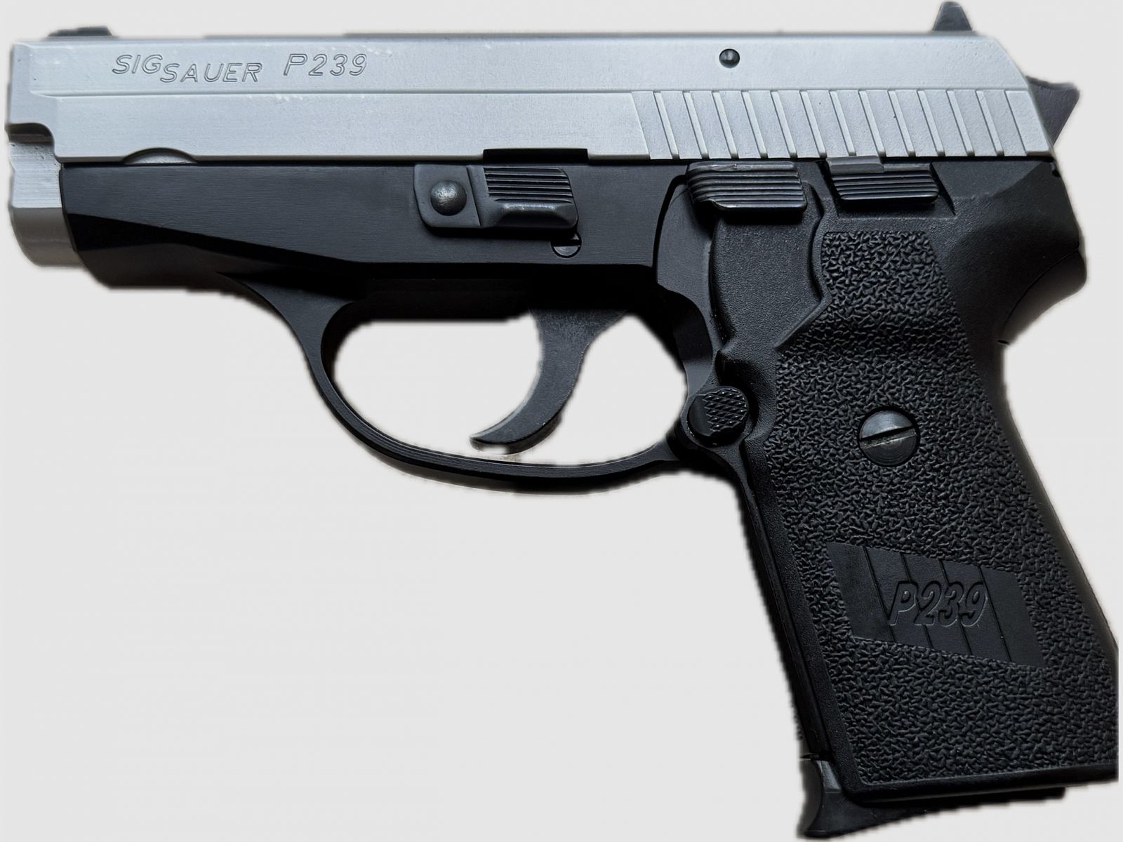 Pistole Sig Sauer P 239 im Kaliber 9mm Luger Duotone