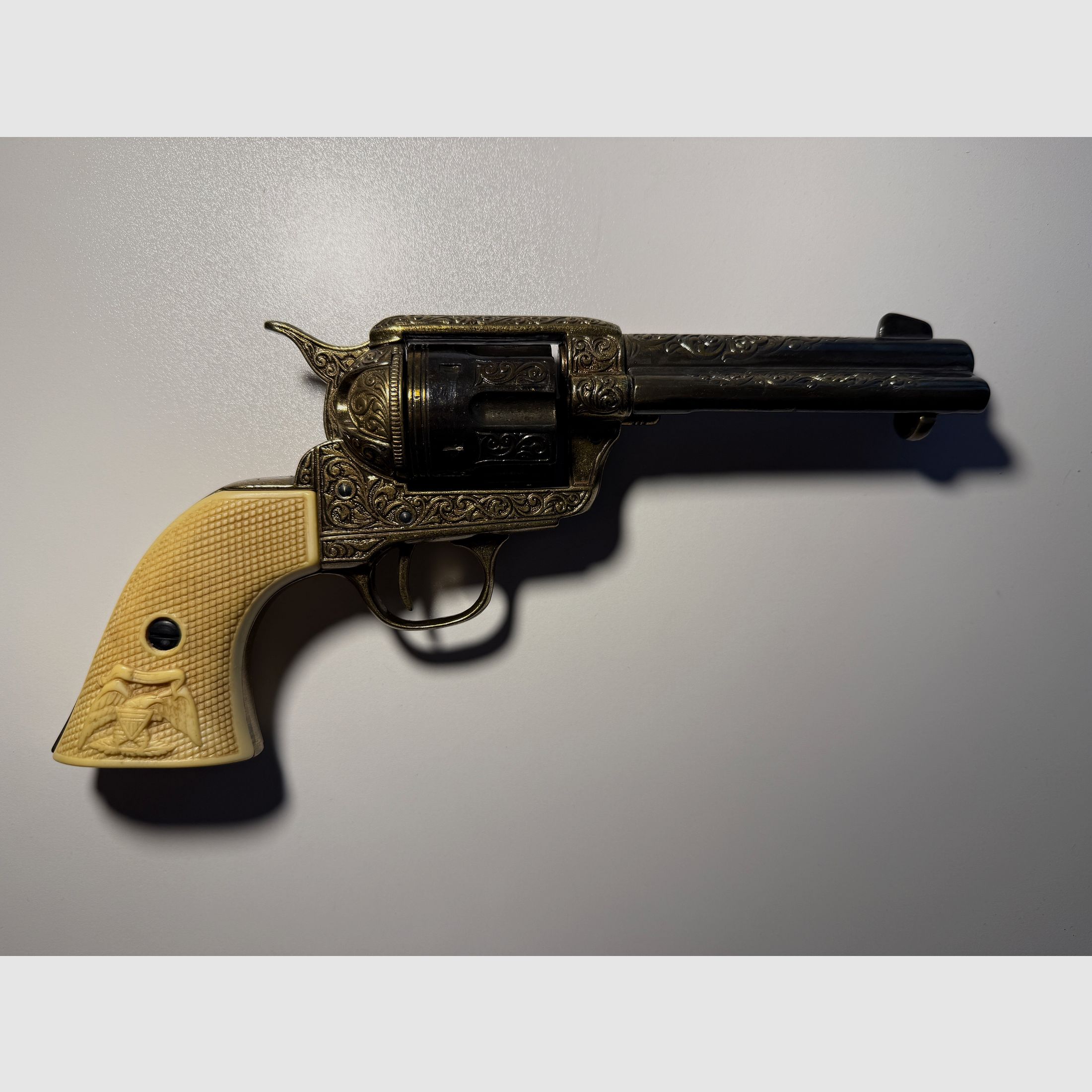 Revolver "COLT Peacemaker“, US Kavallerie 1873, verzierte Dekowaffe