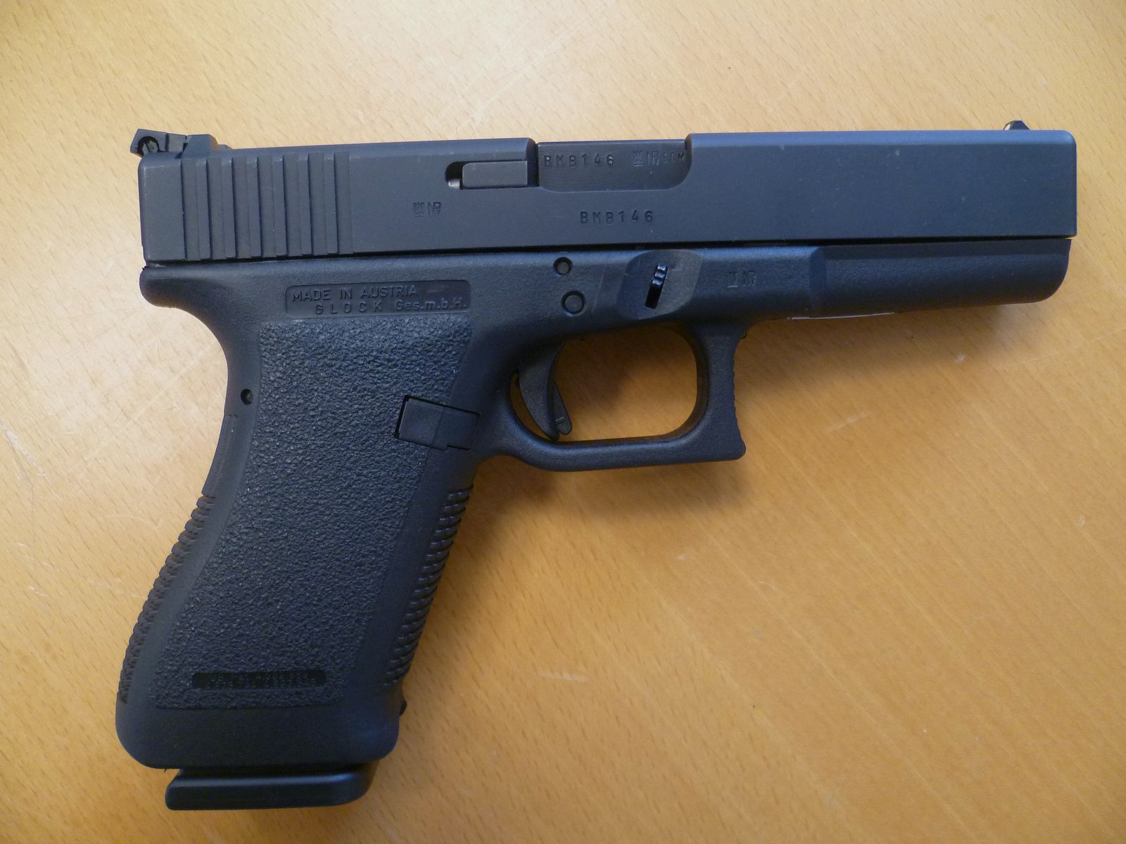 Pistole Glock 21 .45 Auto.