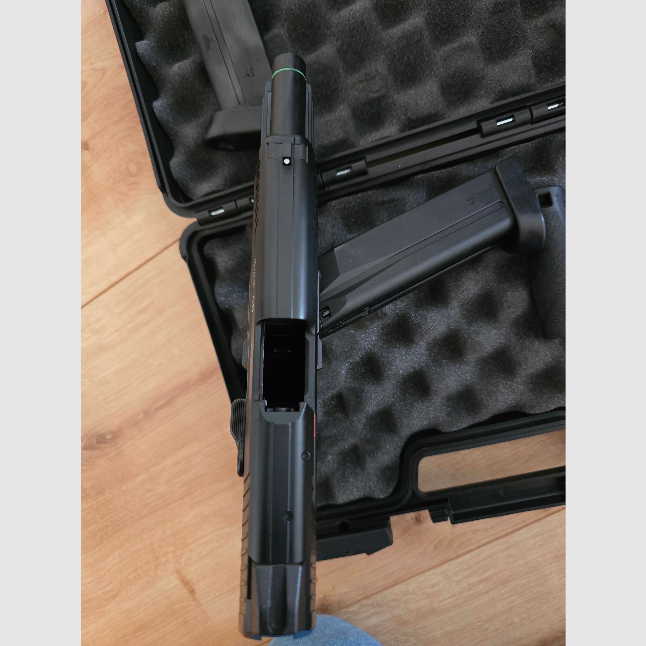 HK 45 Auto Airsoft Metallversion mit viel Zubehör