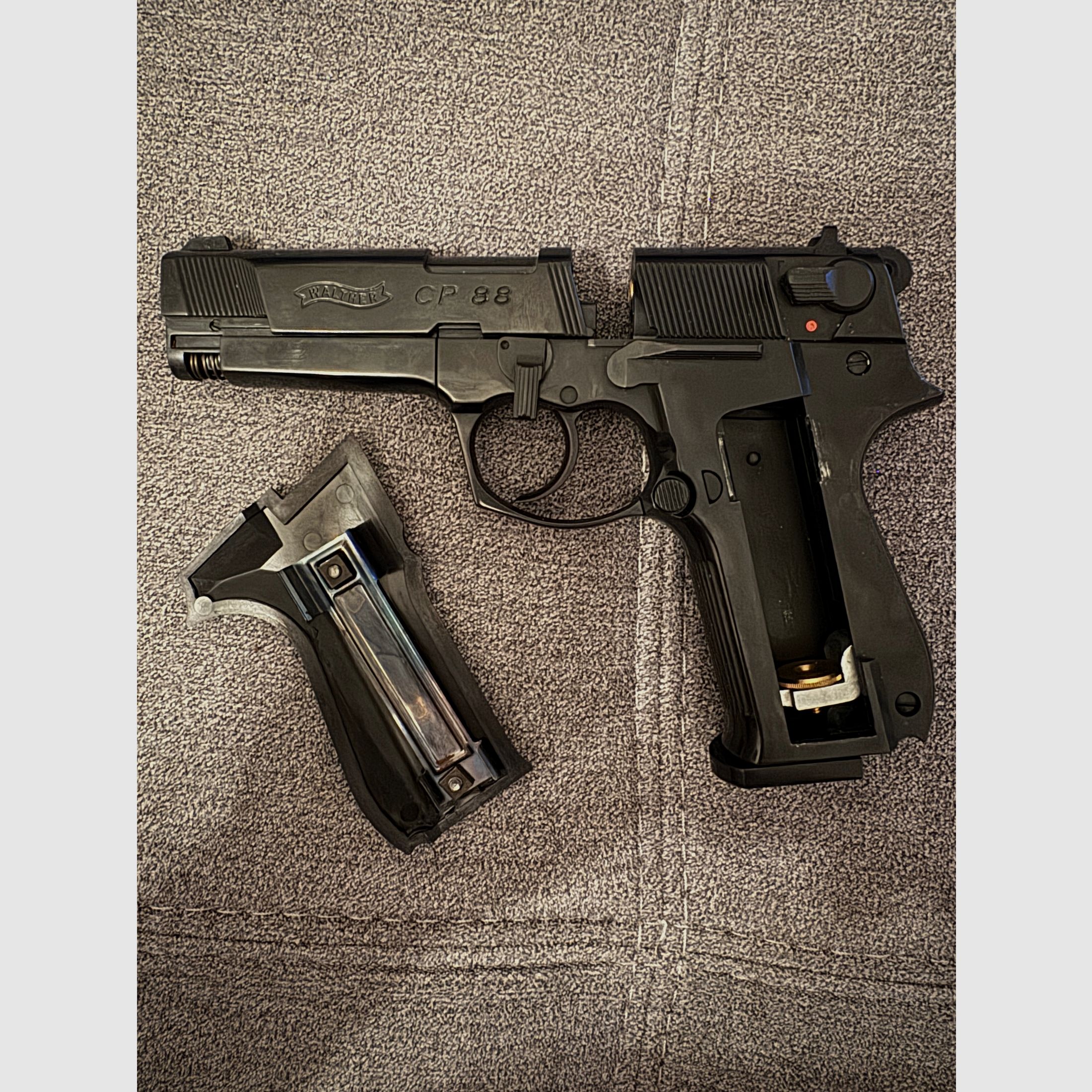 CO2 air pistol Walther CP 88 (4.5mm Diabolo) – complete set in case with accessories & receipt