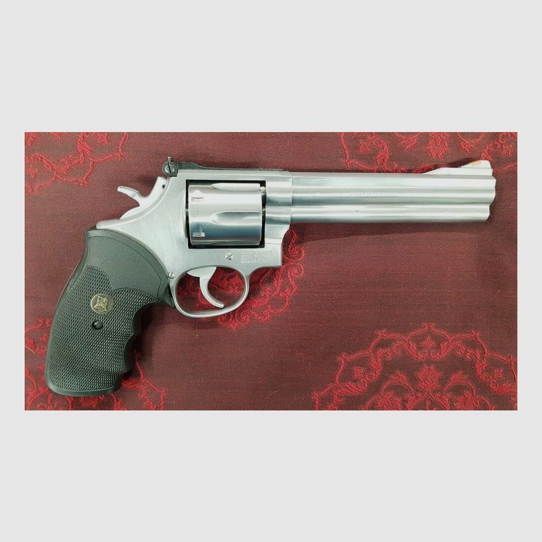 Smith & Wesson	 686