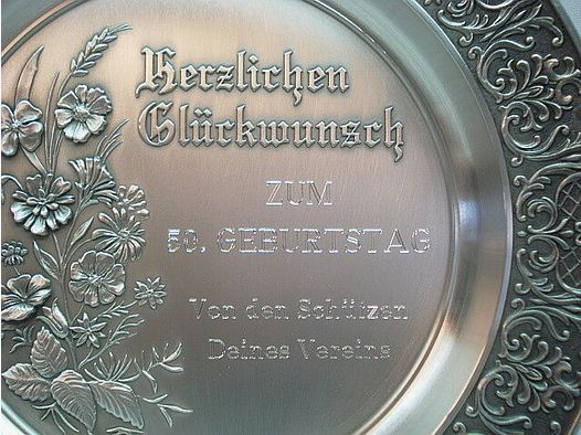 Waarde tinnen bord 24 cm Gefeliciteerd