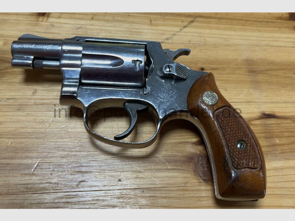 Smith & Wesson Modello 60 in acciaio inox in .38 Special SOLO AZIONE DOPPIA