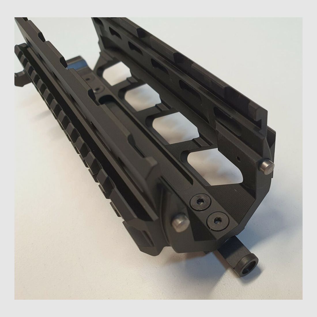 WFN Schweiz Schweizer WFN Quad Rail Vorderschaft Handguard für SIG 552 / 553 / SG 553 . Made in Switzerland