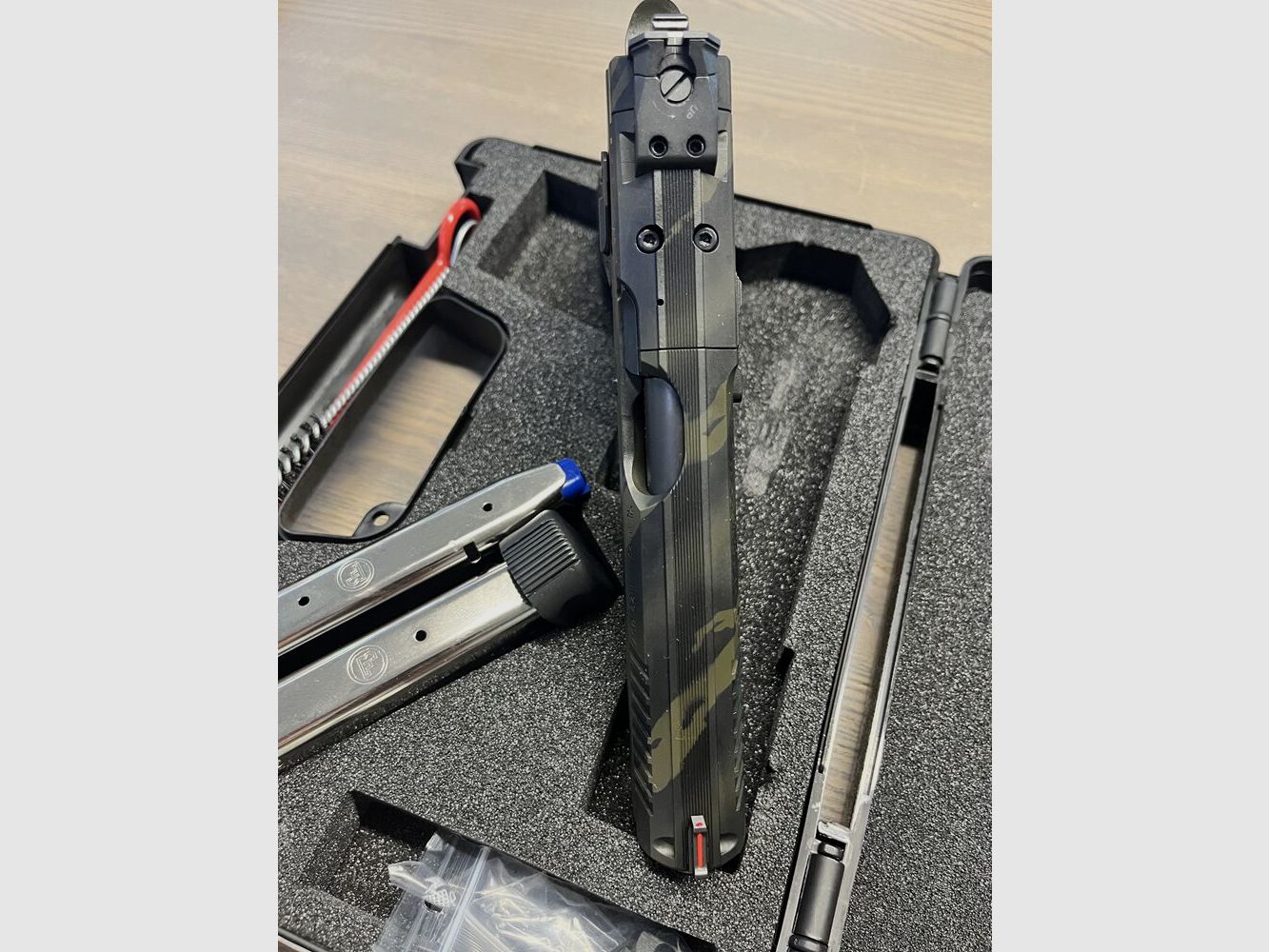 CZ Uhersky Brod Shadow 2 - MODEL SPECJALNY - Camo / Oliwkowy, zdjęcie 6 z 7