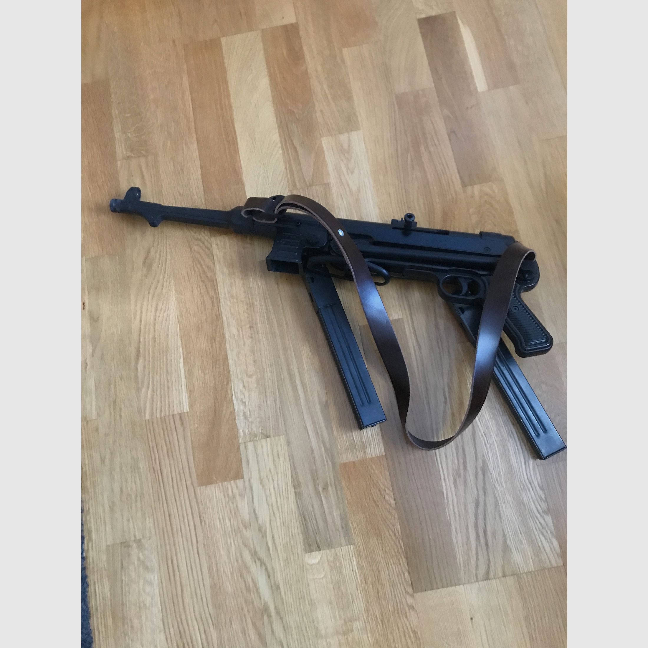 German Sport Guns MP 40 9mm Knall. Mit Original  Stahl Ersatzmagazin
