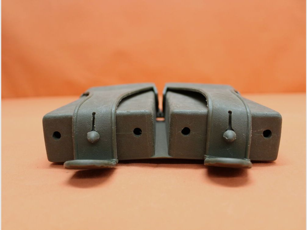BUND SURPLUS Heckler&Koch HK G3: Torba na magazyny BUND polimerowa oliwkowa na 2 magazyny 20-strzałowe SURPLUS używane