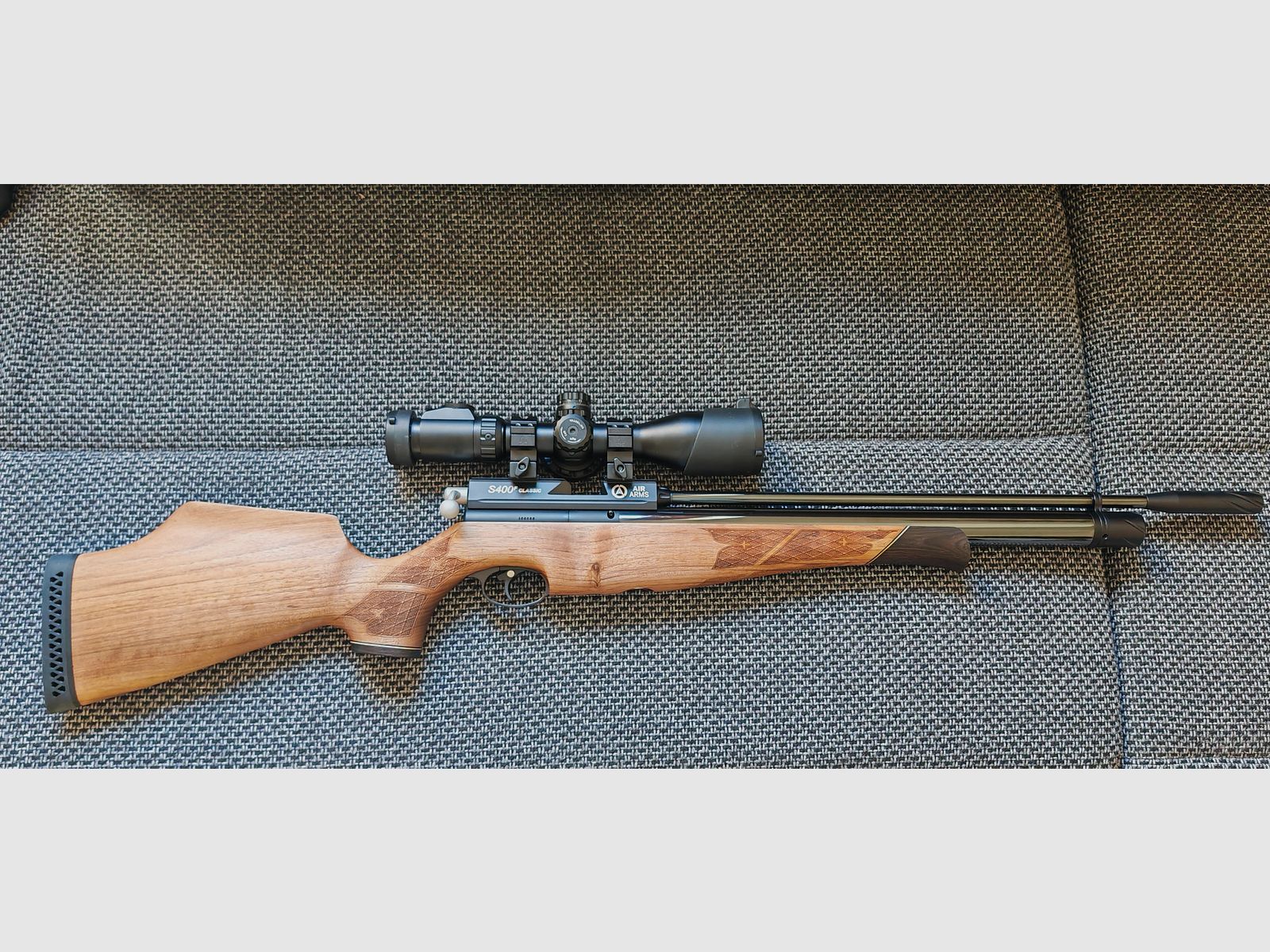 Air Arms S400 Walnuss 4,5mm, rechts, wie Neu
