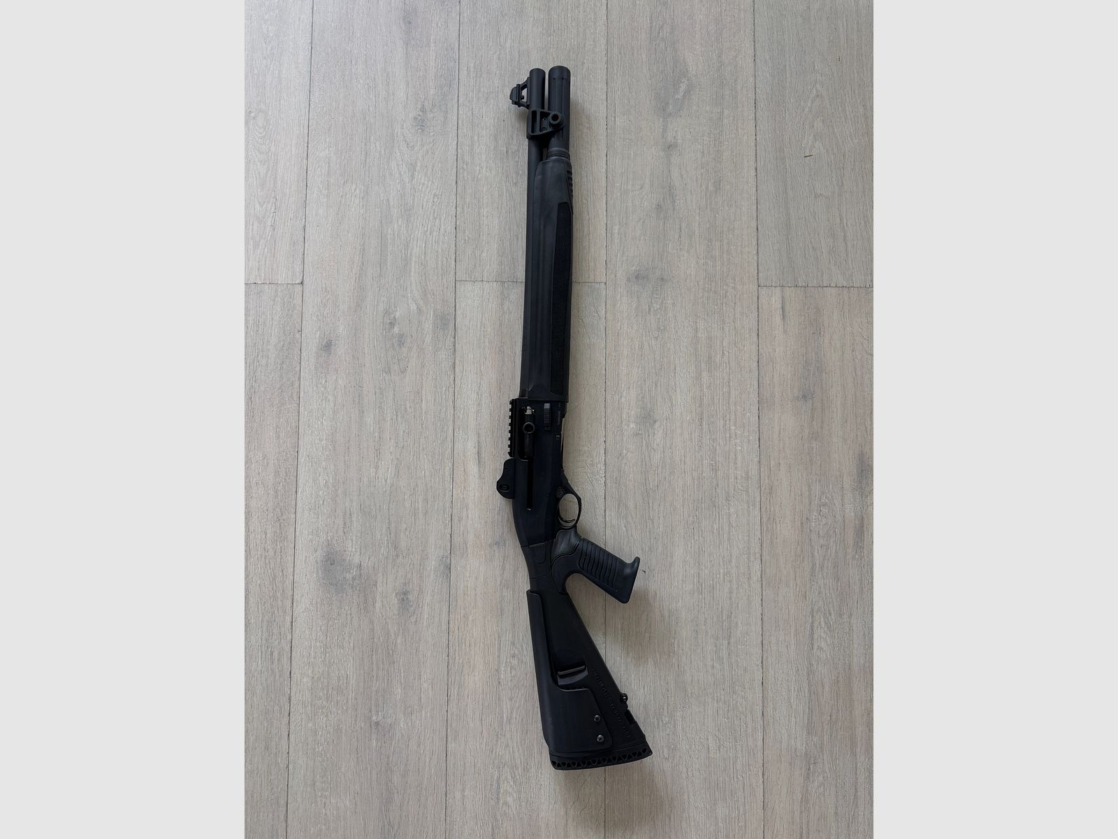 Beretta 1301 MESA Tactical USA Special model with pistol grip, 12/76 - Like new