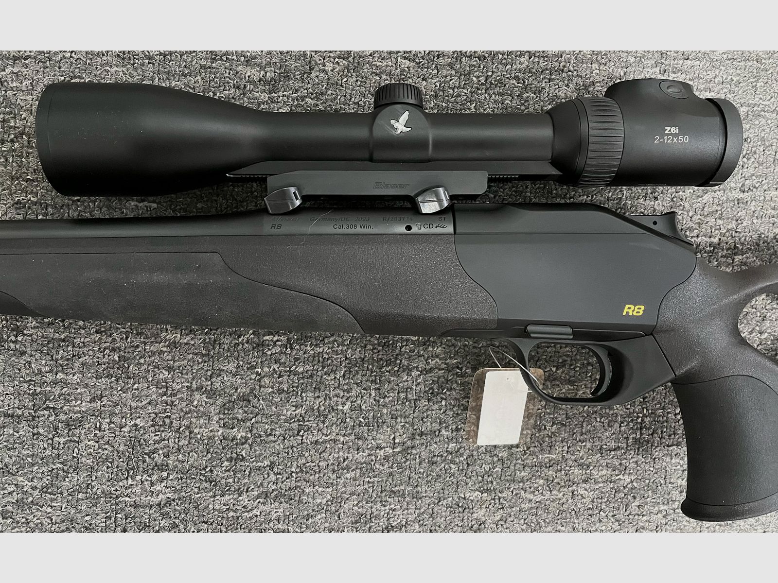Blaser R8 Ultimate VSR 8x57 IS + Swarovski 2-12x50 + Sattelmontage