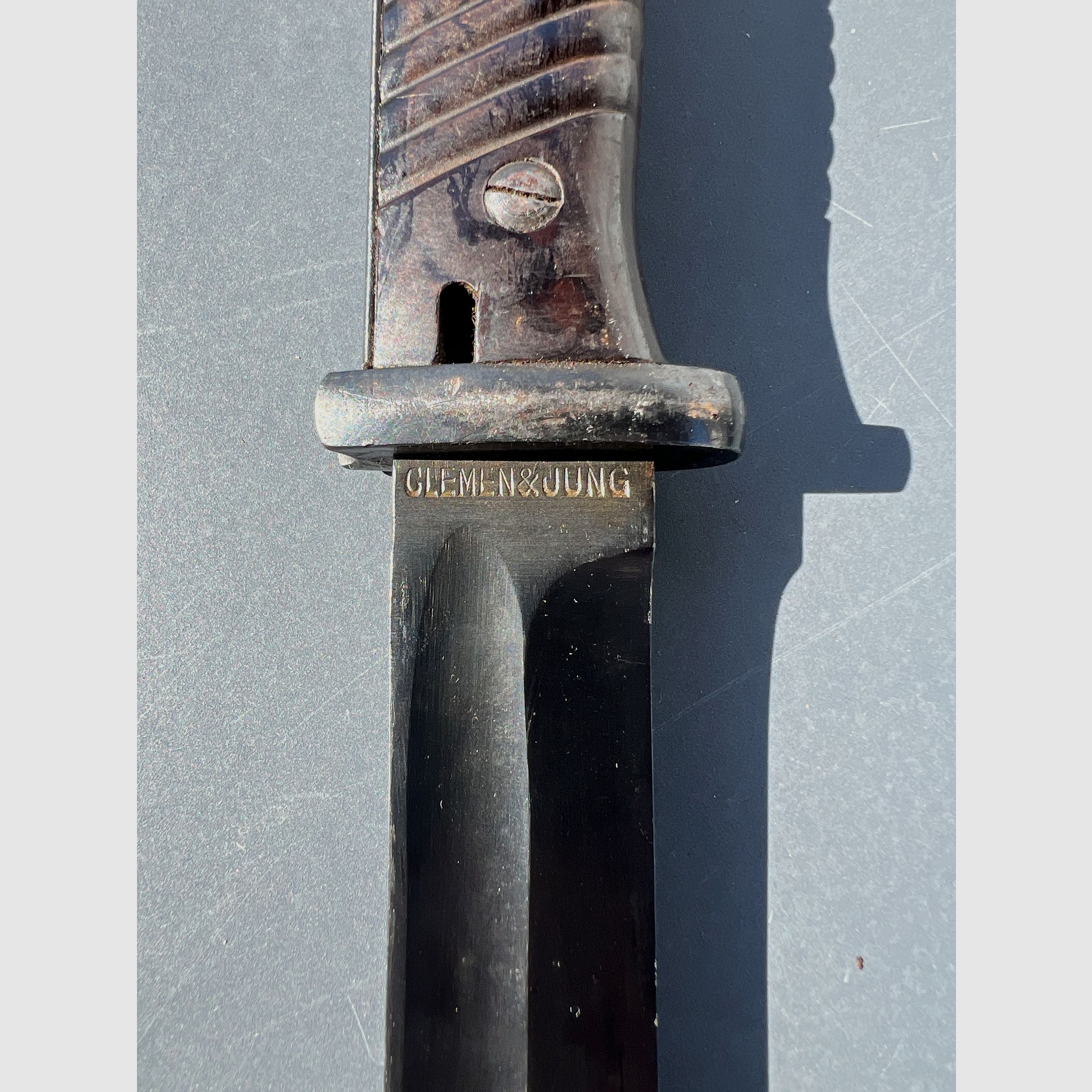 Originales deutsches K98 Bajonett / Seitengewehr 84/98 (Clemen & Jung, 1940) mit Scheide