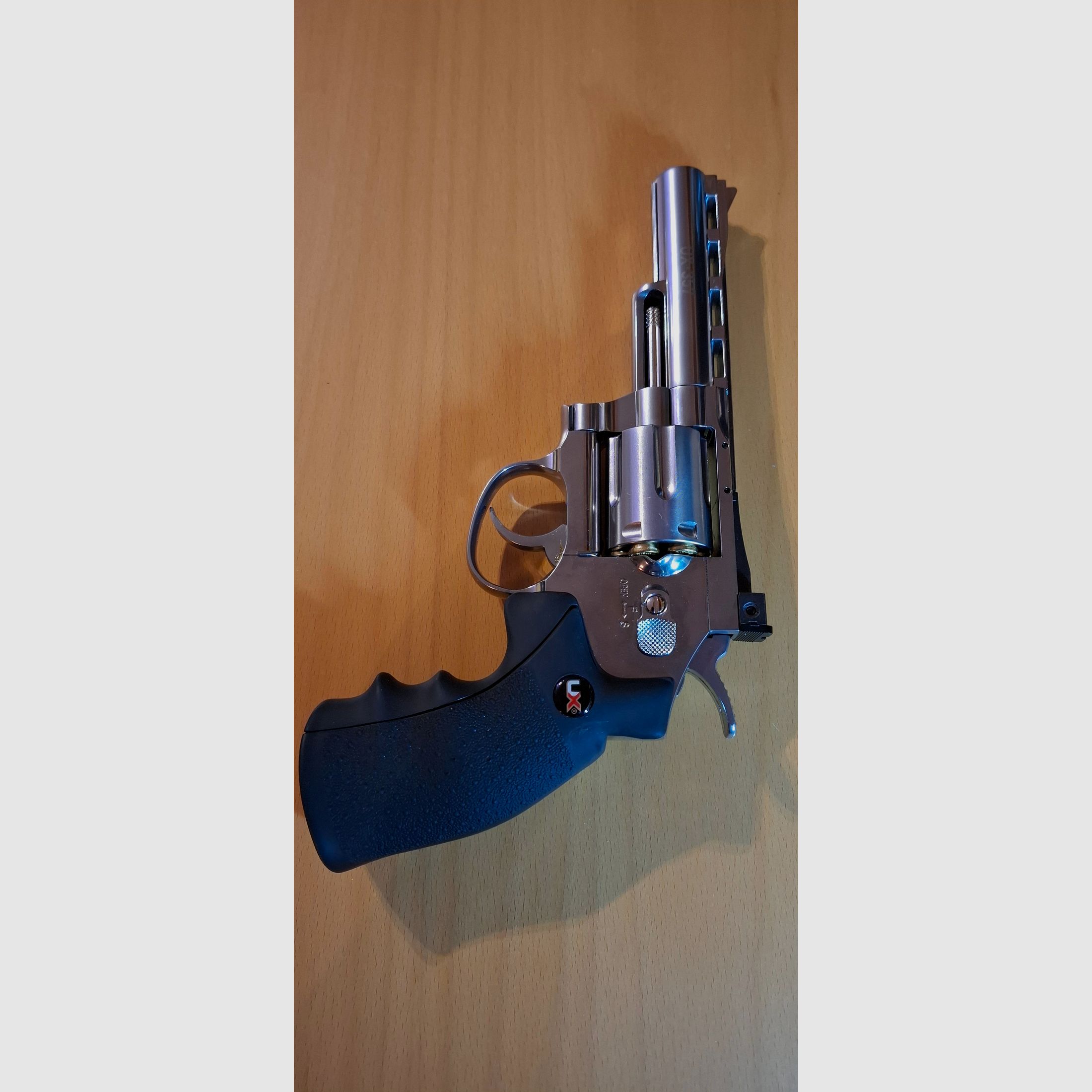 Verkaufe Umarex UX 357-4,5mm BB CO2 Revolver. Zustand wie neu.