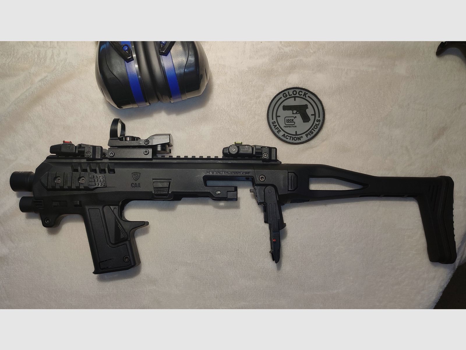 Glock17 Gen5 with accessories like new