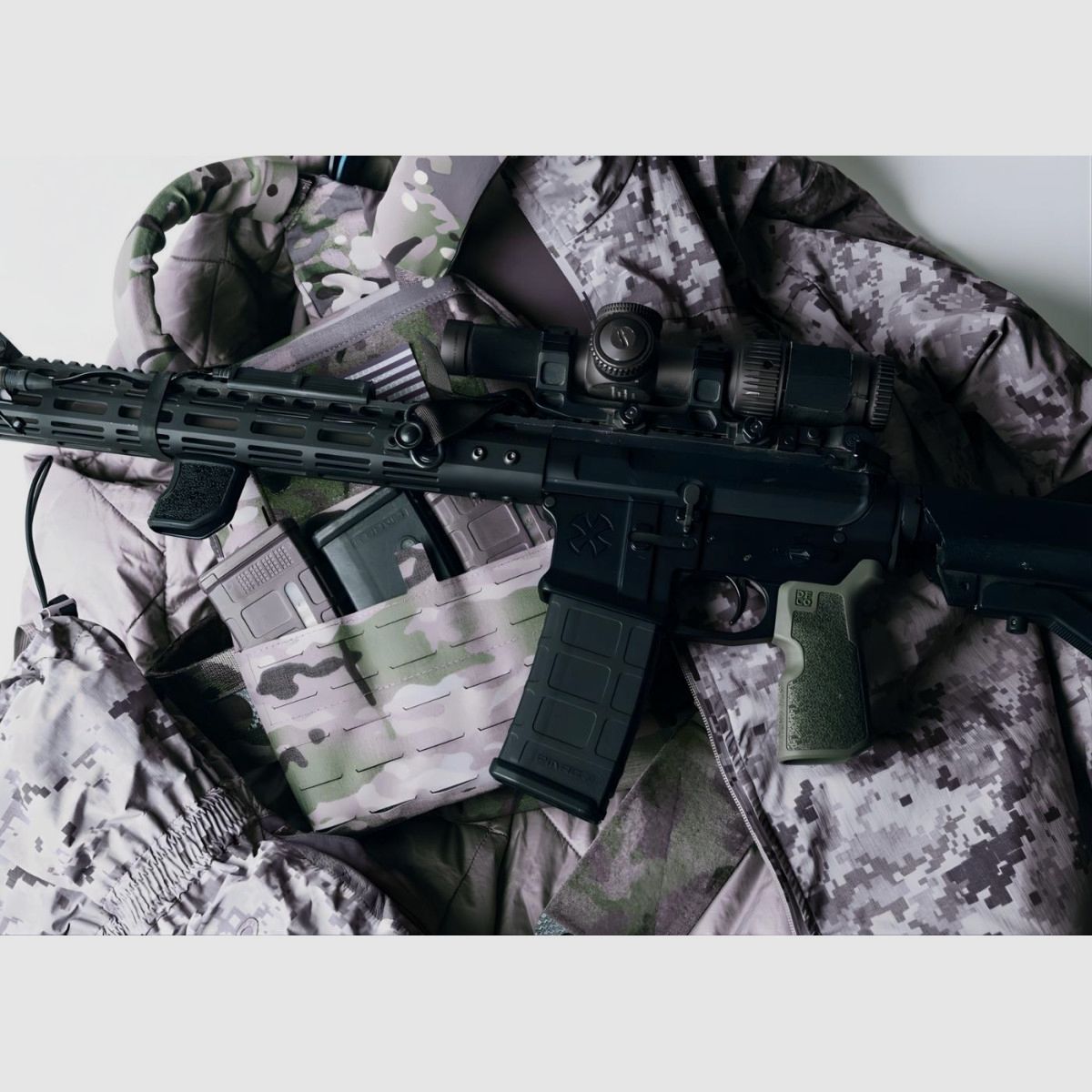 Die Free Co – Tiger Claw Grip Vertical Grip – M-Lok – FDE, image 6 of 6