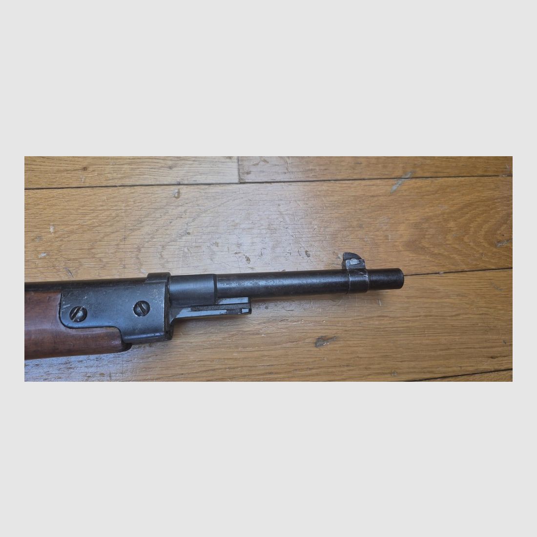 Sehr schöner Karabiner Truppe Speciale Carcano Modell 1938 (91/38 TS) – Arsenal von Terni – Kal. 6,5×52 – Monomatrikulation – Sehr schönes Holz – Ausgezeichneter mechanischer Zustand – Schöner Lauf mit klaren Zügen bis zur Mündung – Waffe von 1940 – TBE++/TBE+++, Bild 10 von 34