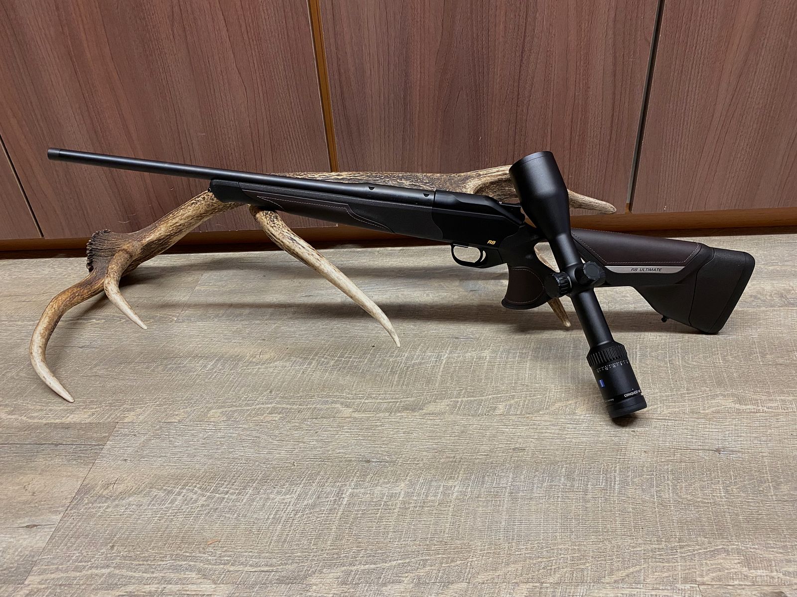 Blaser R8 Ultimate Leather, con Zeiss Conquest V6 2,5-15x56 M