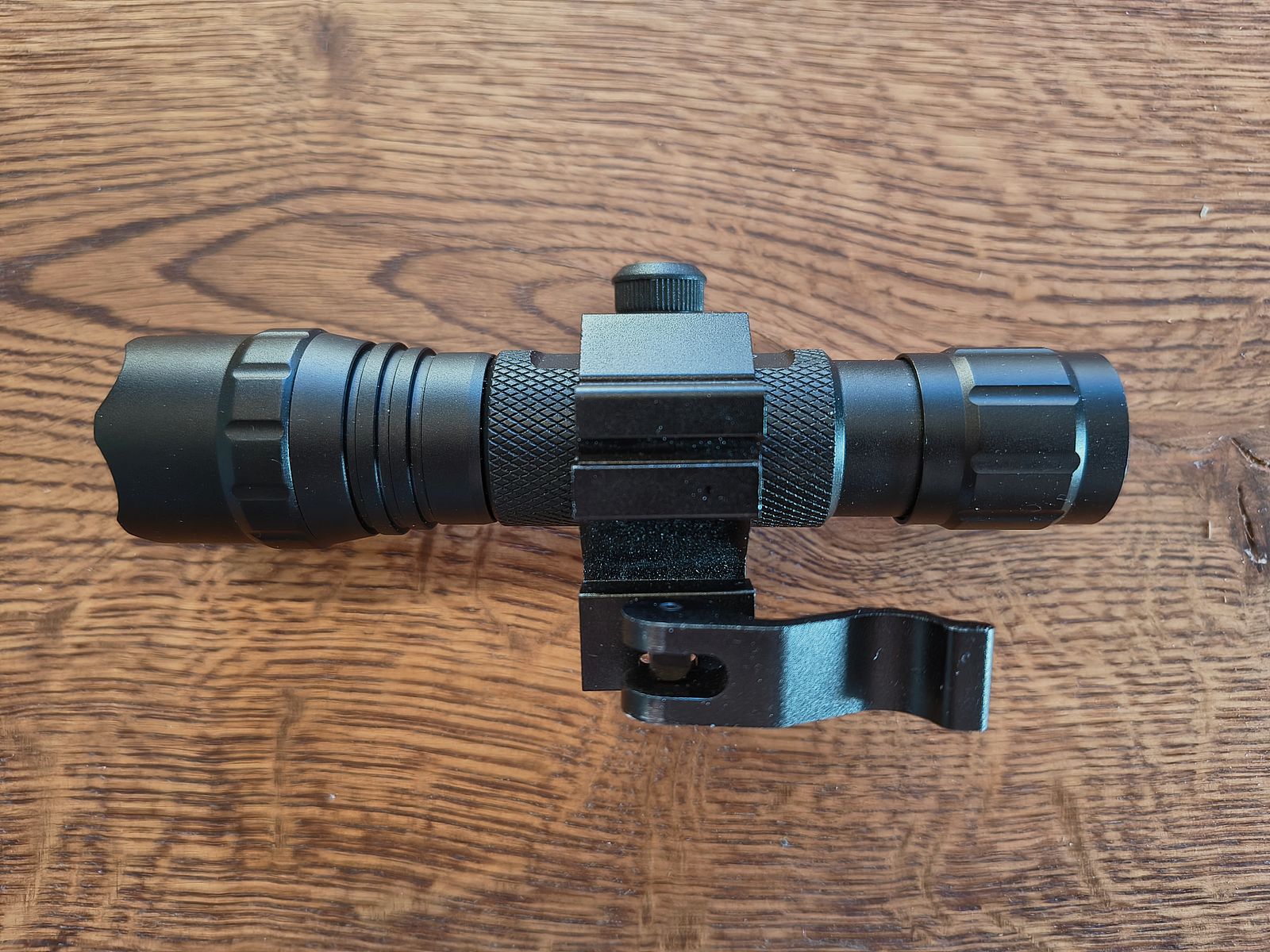 Sytong HT-770 (y compris adaptateur universel) + 850 nm projecteur infrarouge (y compris montage)