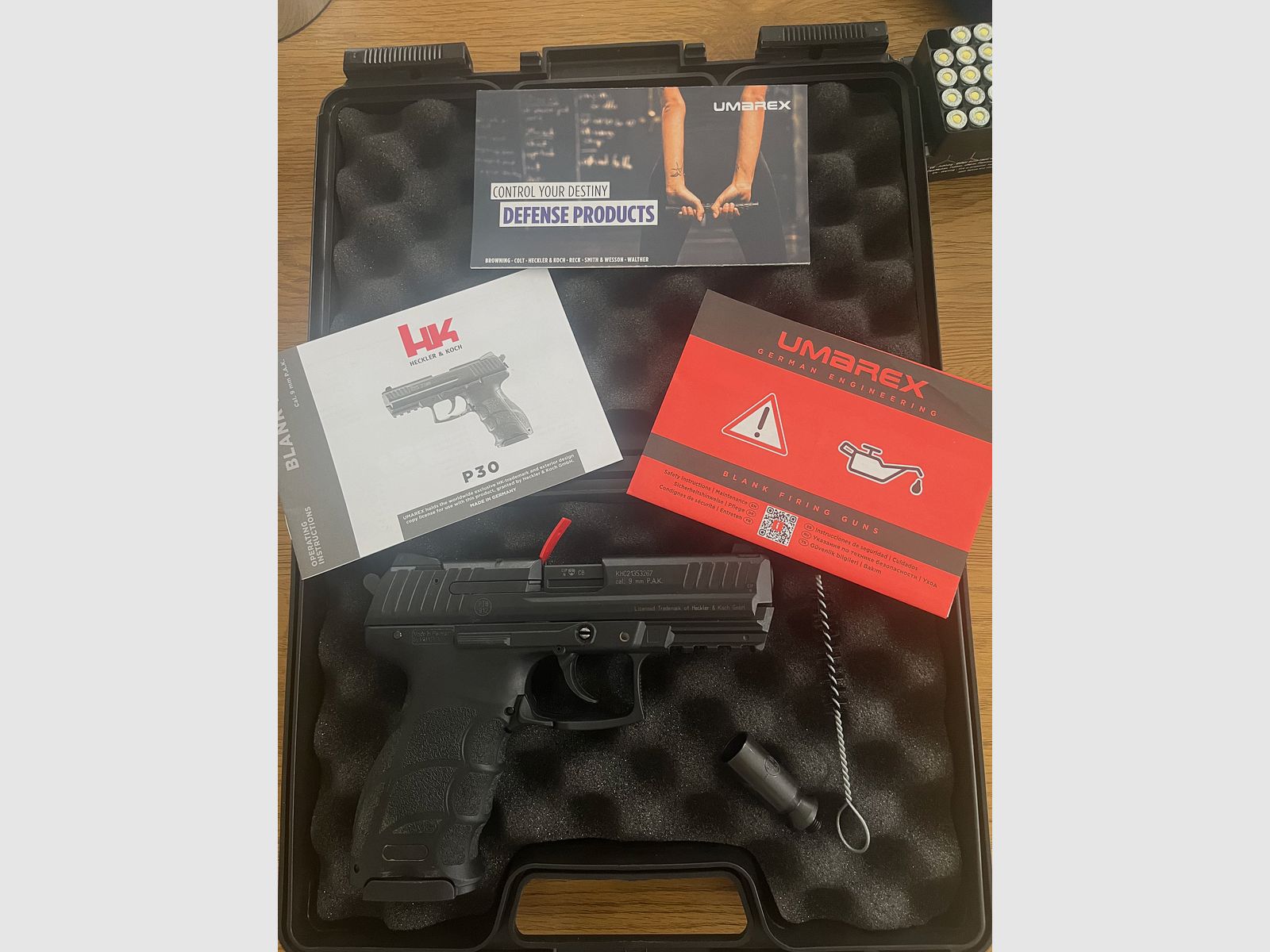 Heckler & Koch P30 PTB incluant la mallette + 49 cartouches à blanc