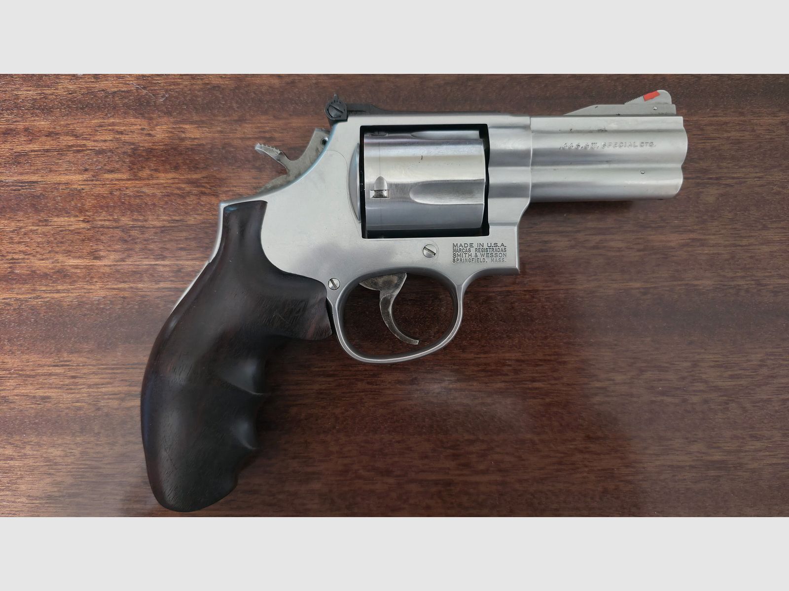 Smith & Wesson Mod. 696 Revolver .44 S&W spez.