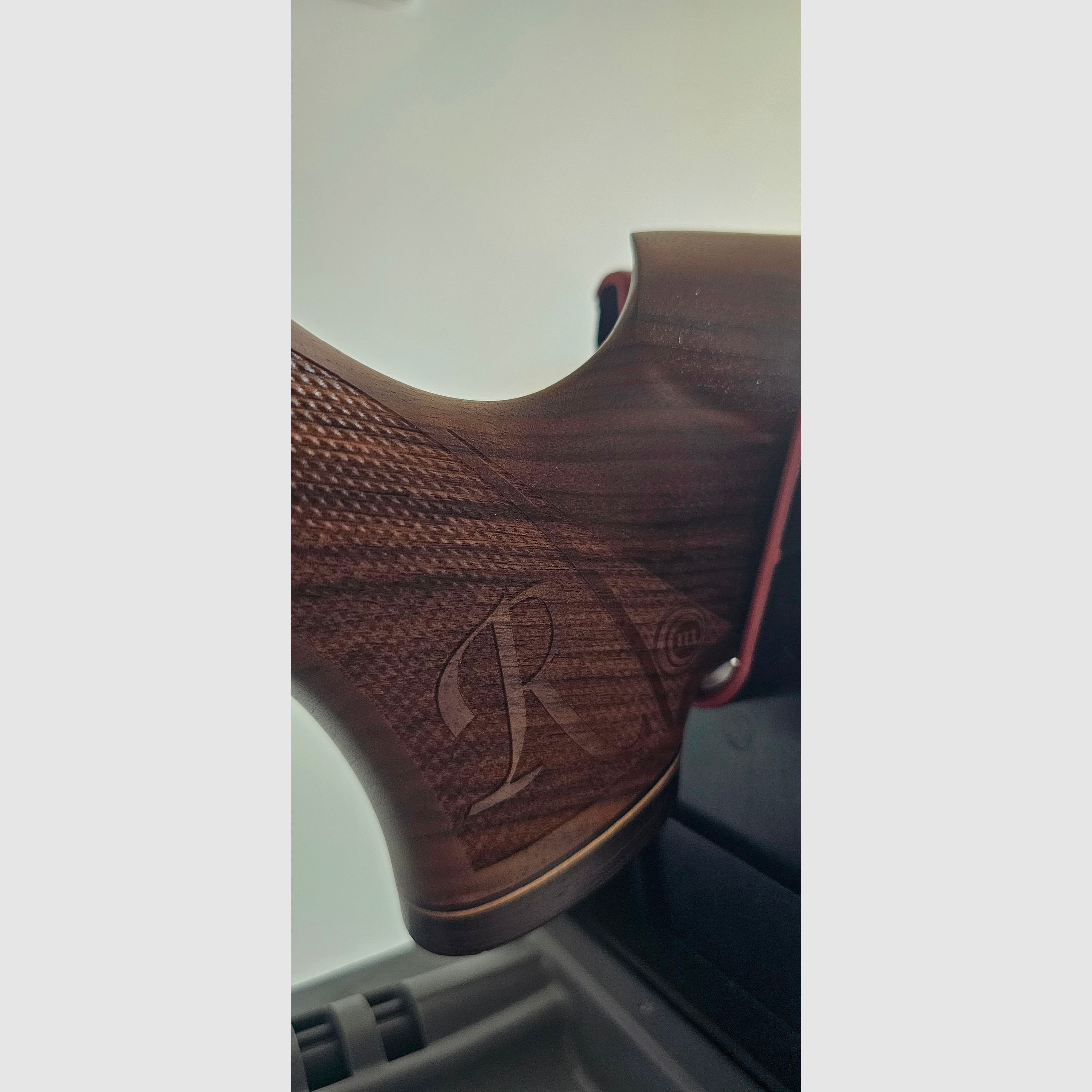 Daystate Huntsman Revere prawy w orzechu włoskim