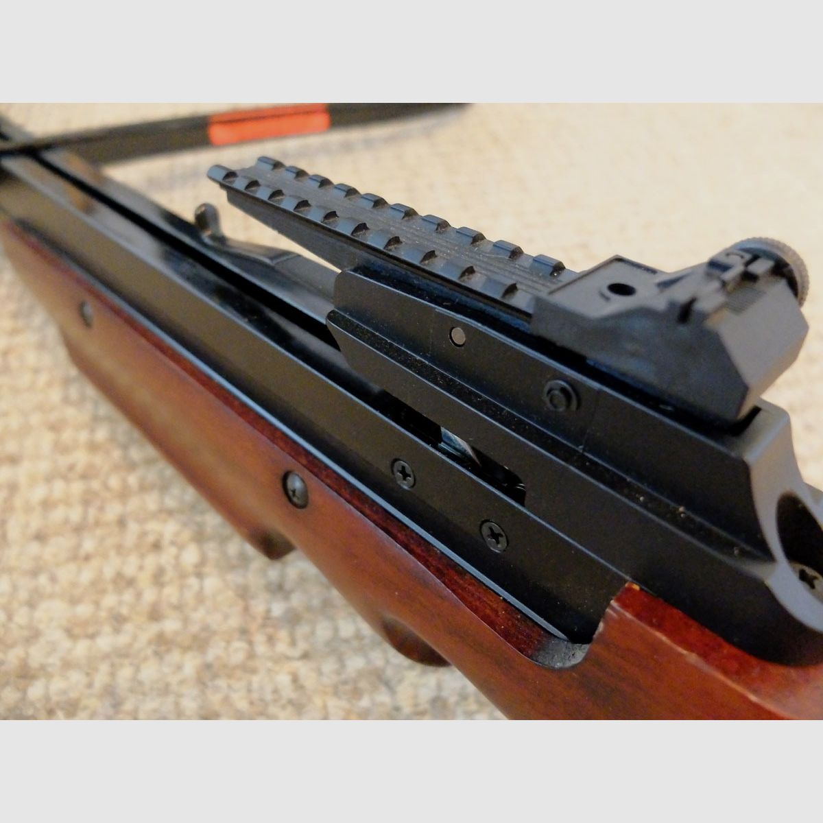 Armbrust mit  Holzschaft und 150lbs - tiptop Zustand.