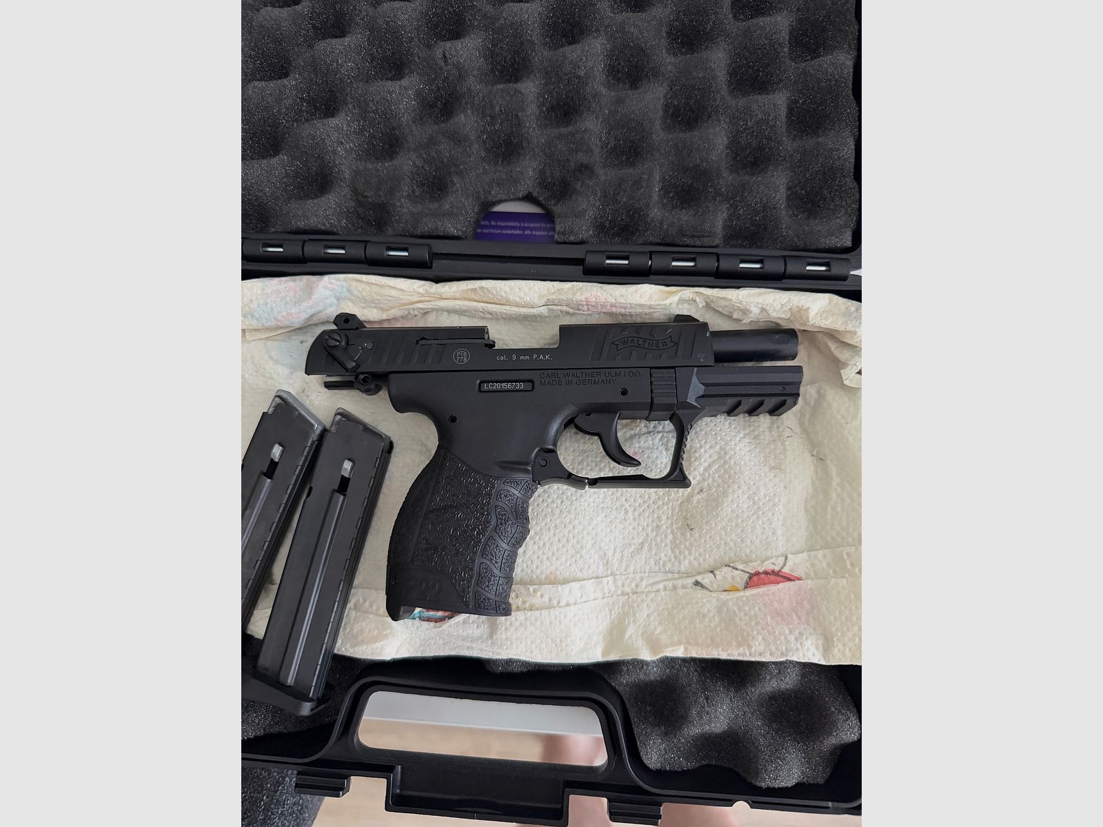 Walther p22q Schreckschuss mit Ersatzmagazin 